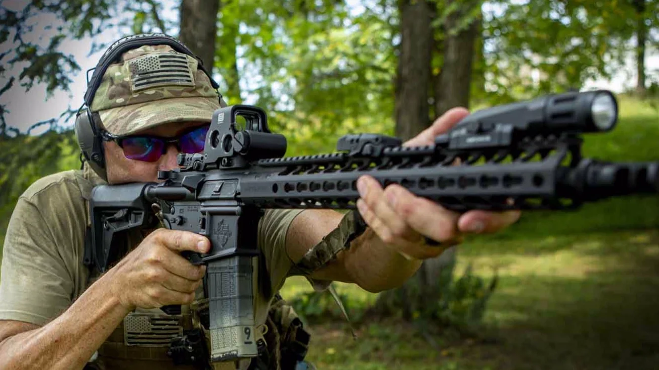 Best CQB Weapon Sight | EOTech Green Dot | Tactical Rifleman