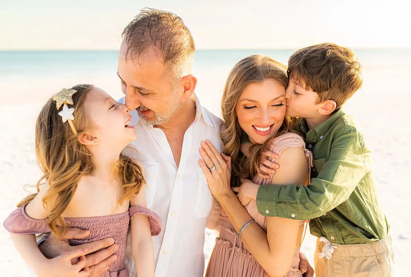 Happy Friday! May your weekend be full of joyful, whimsical moments!
.
.
.
.
#emeraldcoastphotographer #30Aphotographer #Destinphotographer #Sandestinphotographer #miramarbeachphotographer #rosemarybeachphotographer
#alysbeachphotographer #okaloosais