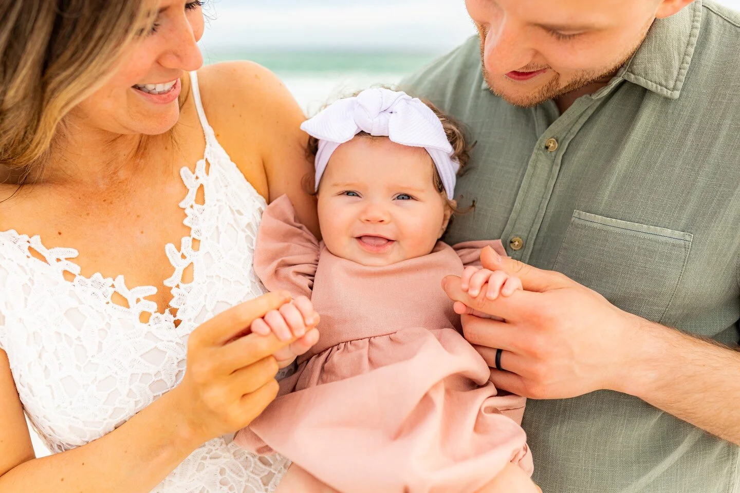 The weather has been so wishy washy this week &amp; I know our hearts are all feeling heavy today so I thought our hearts &amp; our Wednesday feed could use a captured moment like this one!
.
.
.
.
#emeraldcoastphotographer #30Aphotographer #Destinph