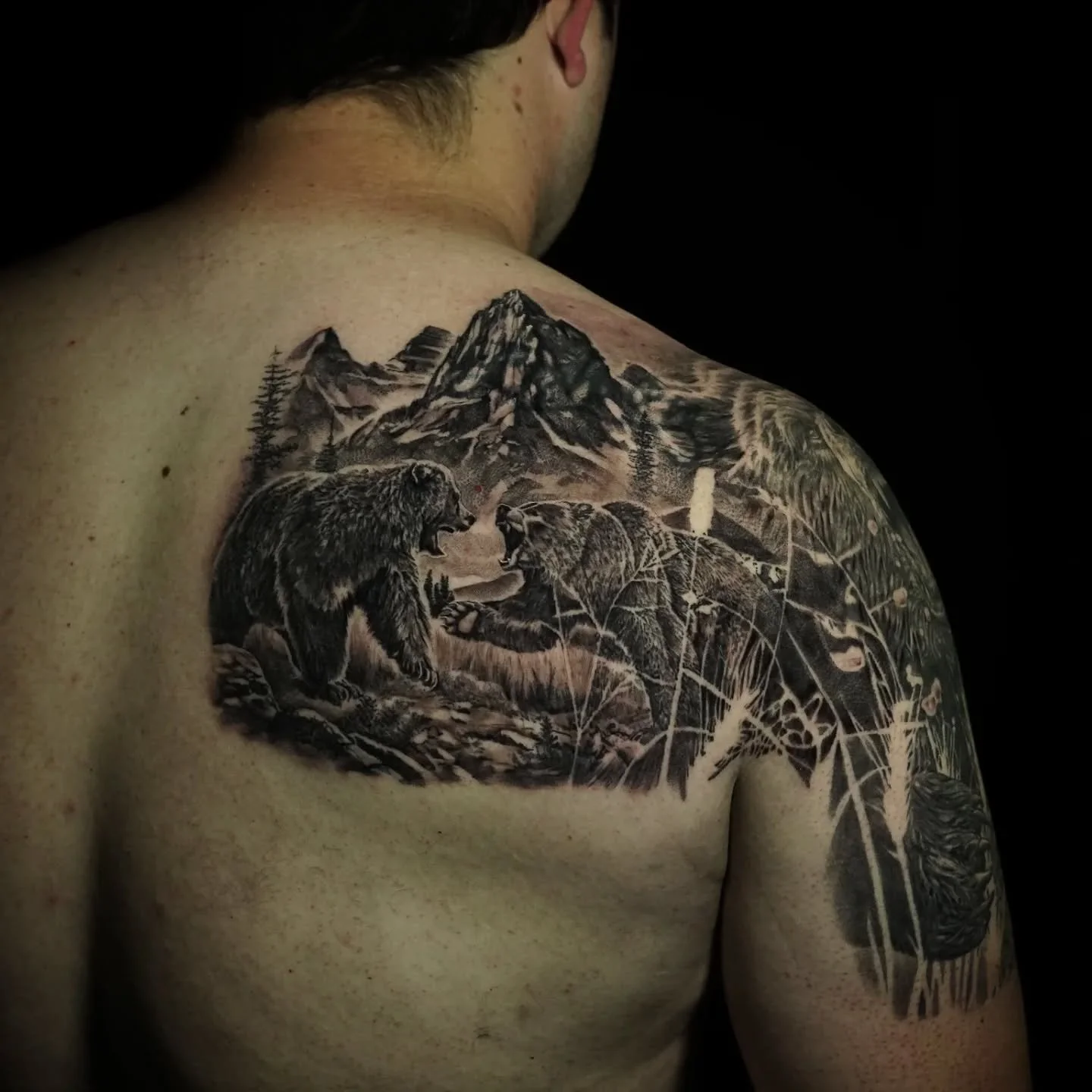 My books for August are NOW OPEN! If you are wanting to start something new you can submit a form on my website at www.austinpickneytattoos.com 

All booking forms submitted today, and all of those from last month, will be responded to by the end of 