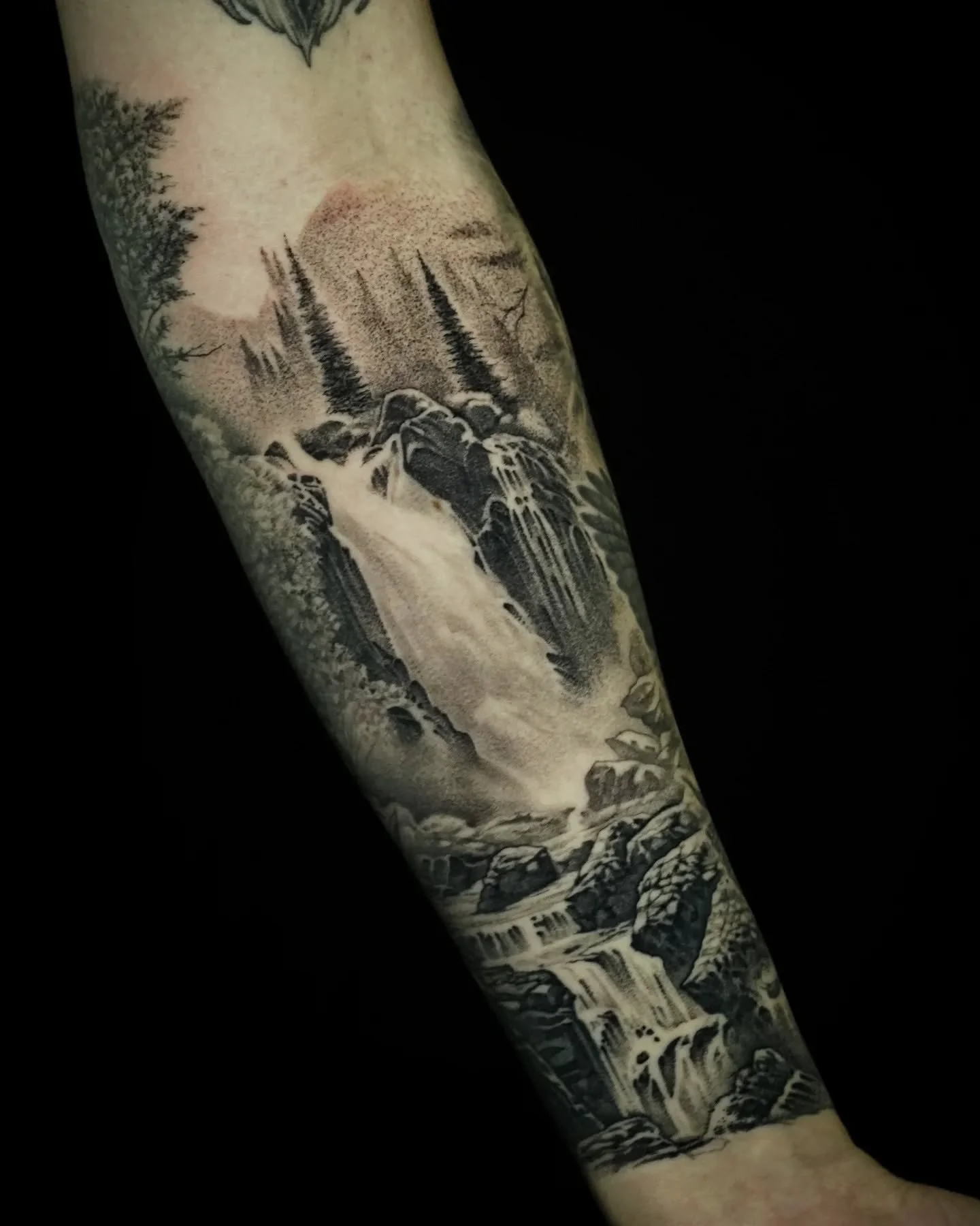 Nature pieces will always be fun to me! If you're wanting to do something similar, you can schedule a consult. My calendar is now available in my Bio. Just click &quot;Book&quot;

I am taking on all new projects! Big and small. If you're looking to c