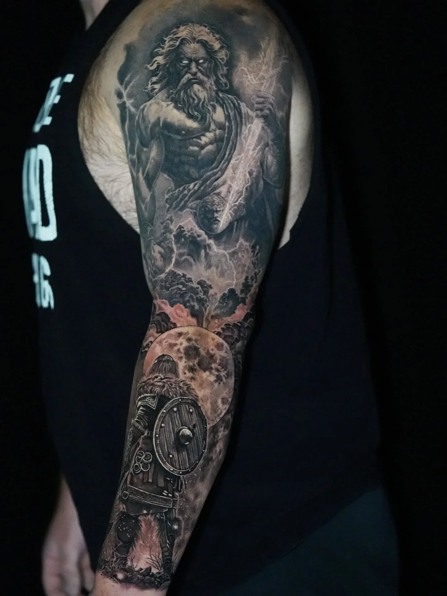 Outer arm panel finished up recently! 21 hours total for what you see here. 11 for the top half and 10 for the bottom. We still have the inside of the sleeve to finish up in the near future