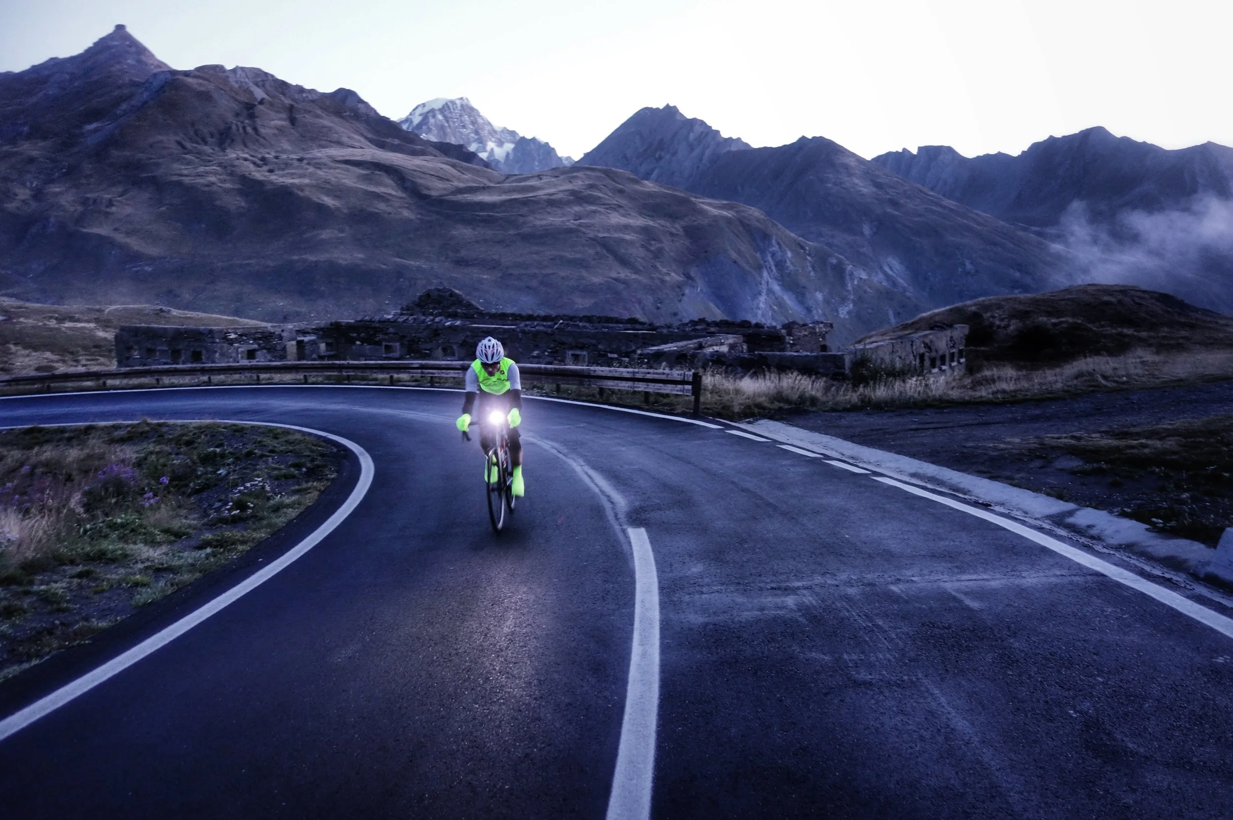 Matthias Scherer on Tour Mont Blanc RaceBike (330k's, +8000 Vertical m) 2017 - 15h09 min - picture Tanja Schmitt  