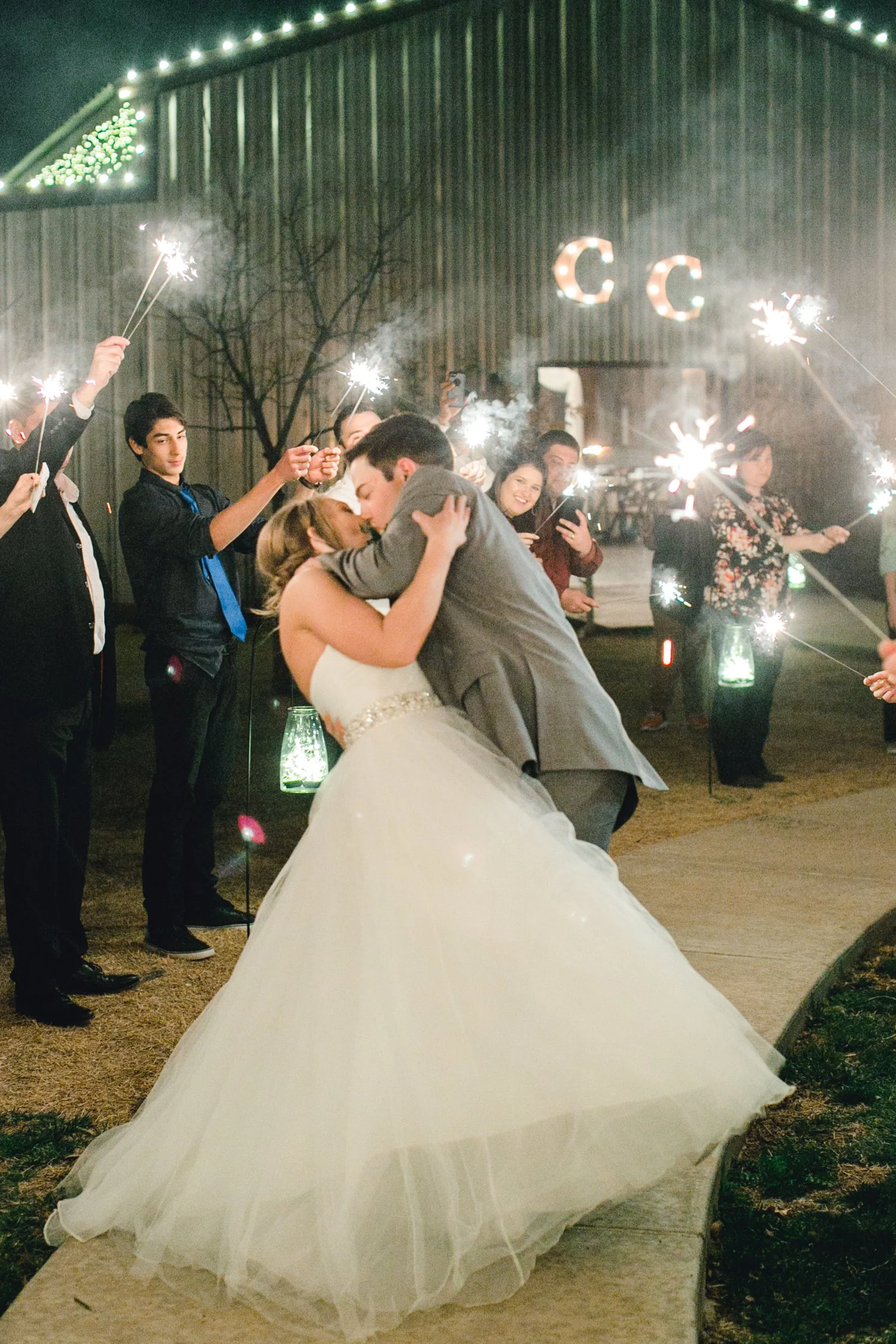 kayla-jacob-dow-cotton-creek-barn-lubbock-wedding-photographer-alleej0164.jpg