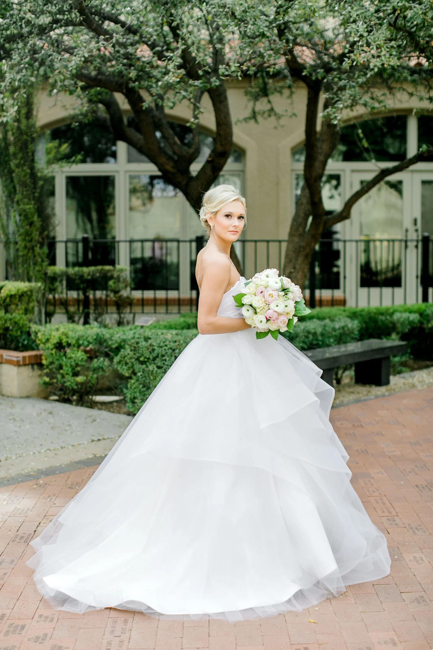 Taylor-Williams-Merket-Alumni-Center-Texas-Tech-Weddings-Lubbock-Photographer_0008.jpg