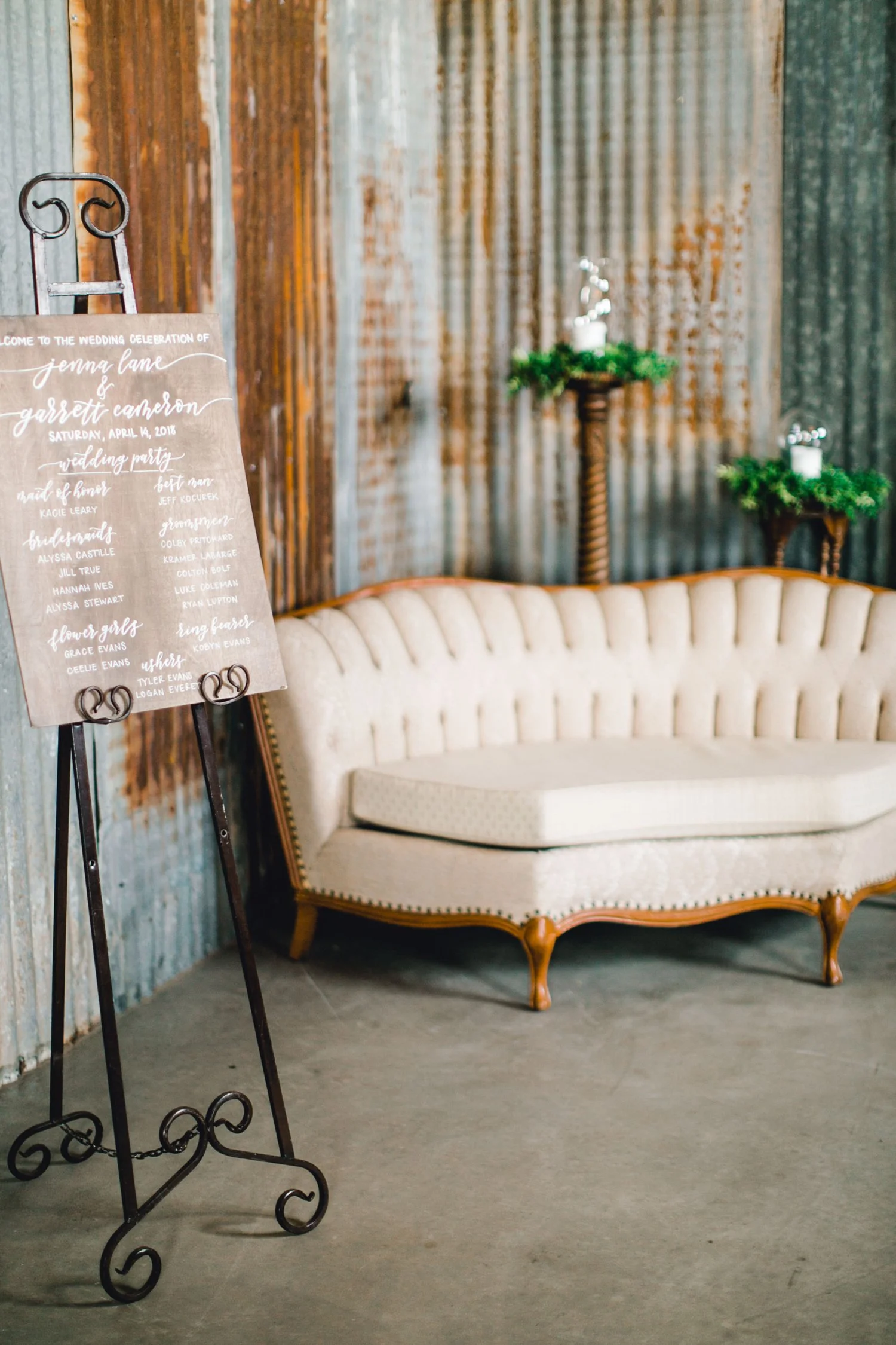 Jenna-and-garrett-Everett-kitalou-gin-lubbock-wedding-dayspring-designs-lubbock-wedding-photographer_0009.jpg