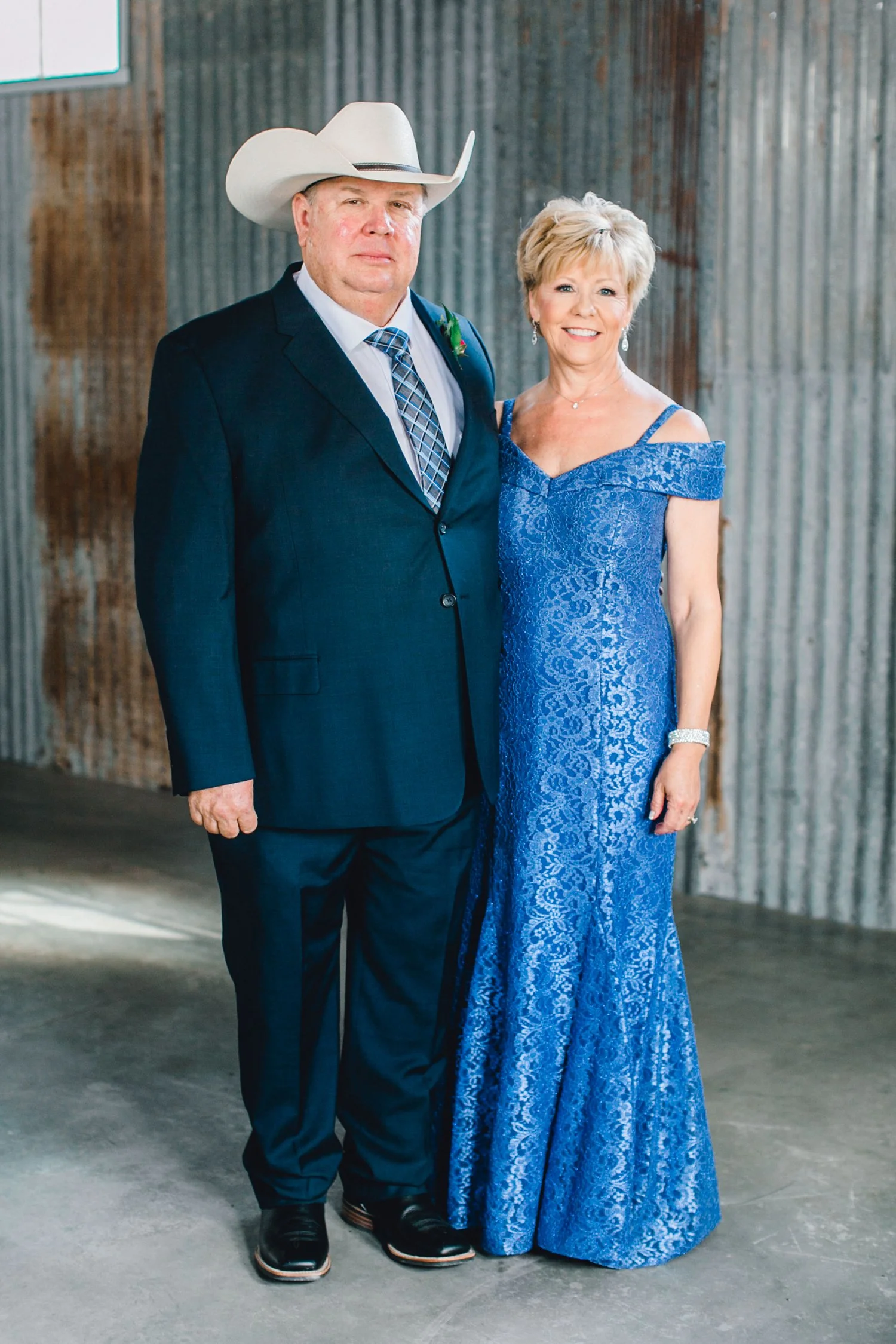 Jenna-and-garrett-Everett-kitalou-gin-lubbock-wedding-dayspring-designs-lubbock-wedding-photographer_0054.jpg