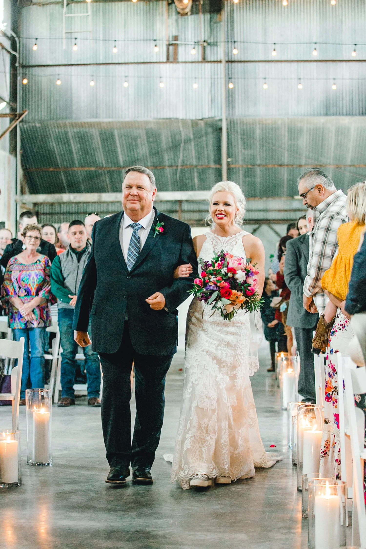 Jenna-and-garrett-Everett-kitalou-gin-lubbock-wedding-dayspring-designs-lubbock-wedding-photographer_0090.jpg
