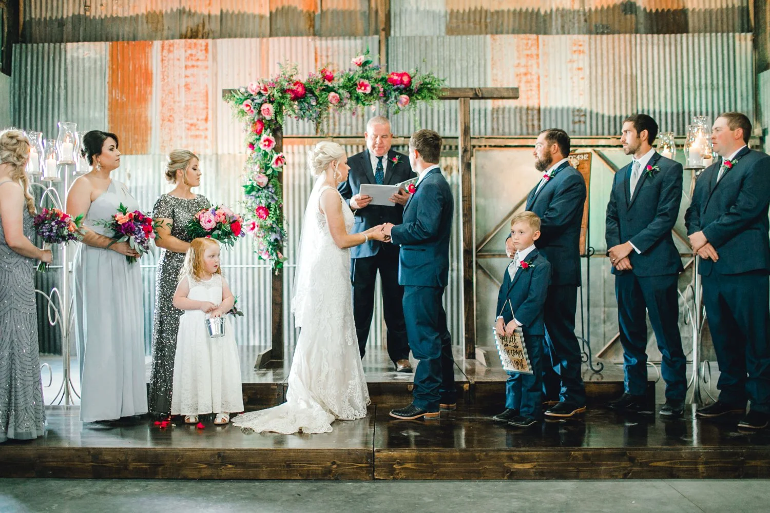 Jenna-and-garrett-Everett-kitalou-gin-lubbock-wedding-dayspring-designs-lubbock-wedding-photographer_0100.jpg