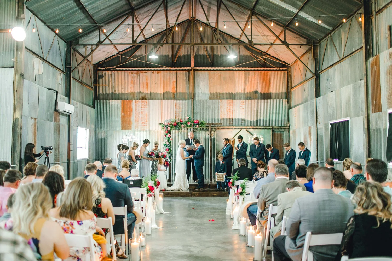 Jenna-and-garrett-Everett-kitalou-gin-lubbock-wedding-dayspring-designs-lubbock-wedding-photographer_0103.jpg