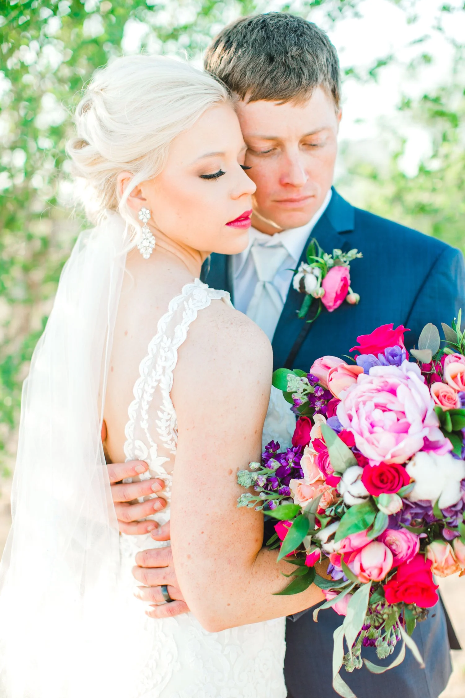 Jenna-and-garrett-Everett-kitalou-gin-lubbock-wedding-dayspring-designs-lubbock-wedding-photographer_0122.jpg