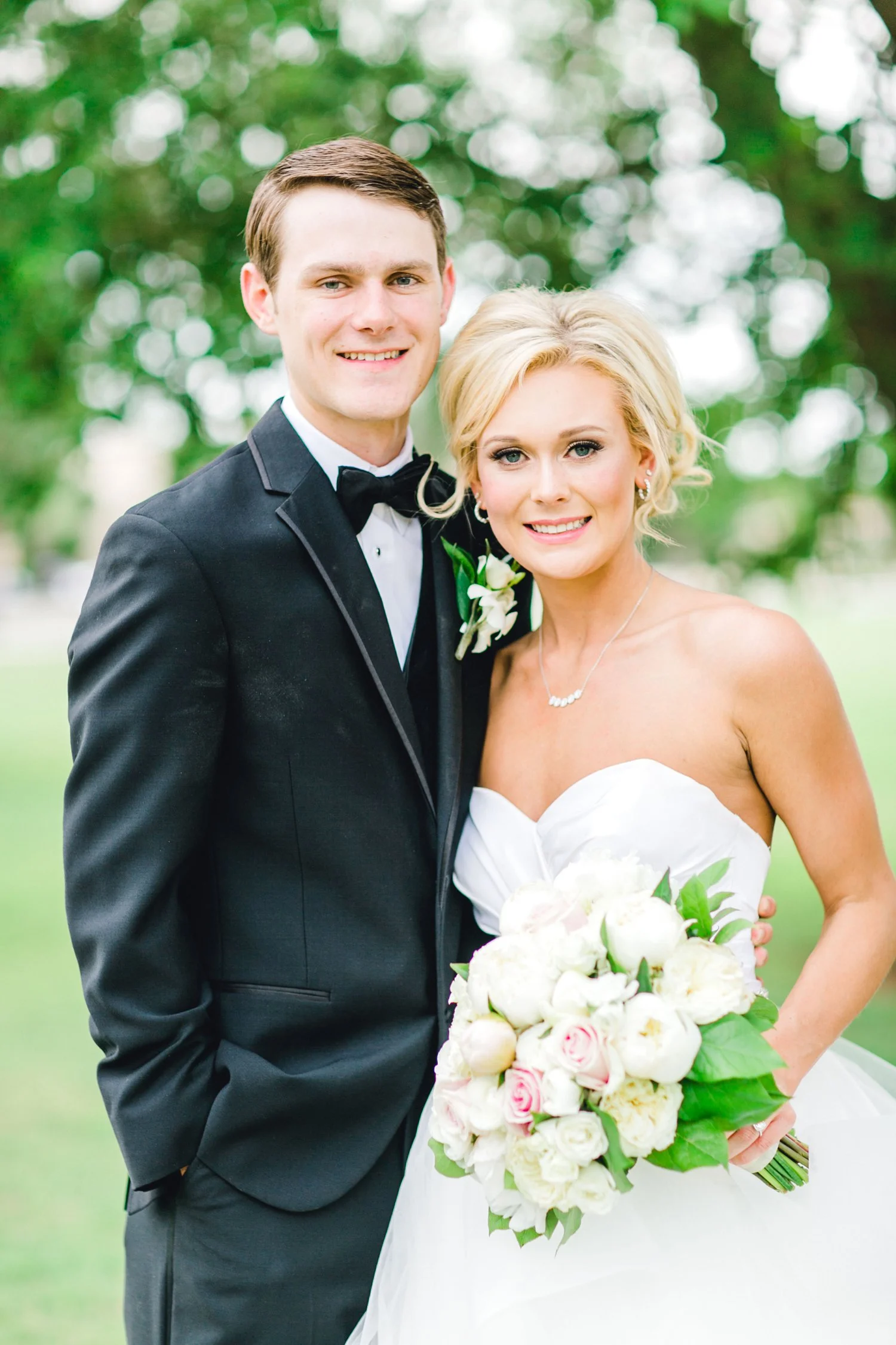 Taylor-and-Brock-Williams-Texas-Tech-University-Merket-Alumni-Center-Lubbock-Photographer-ALLEEJ0046.jpg