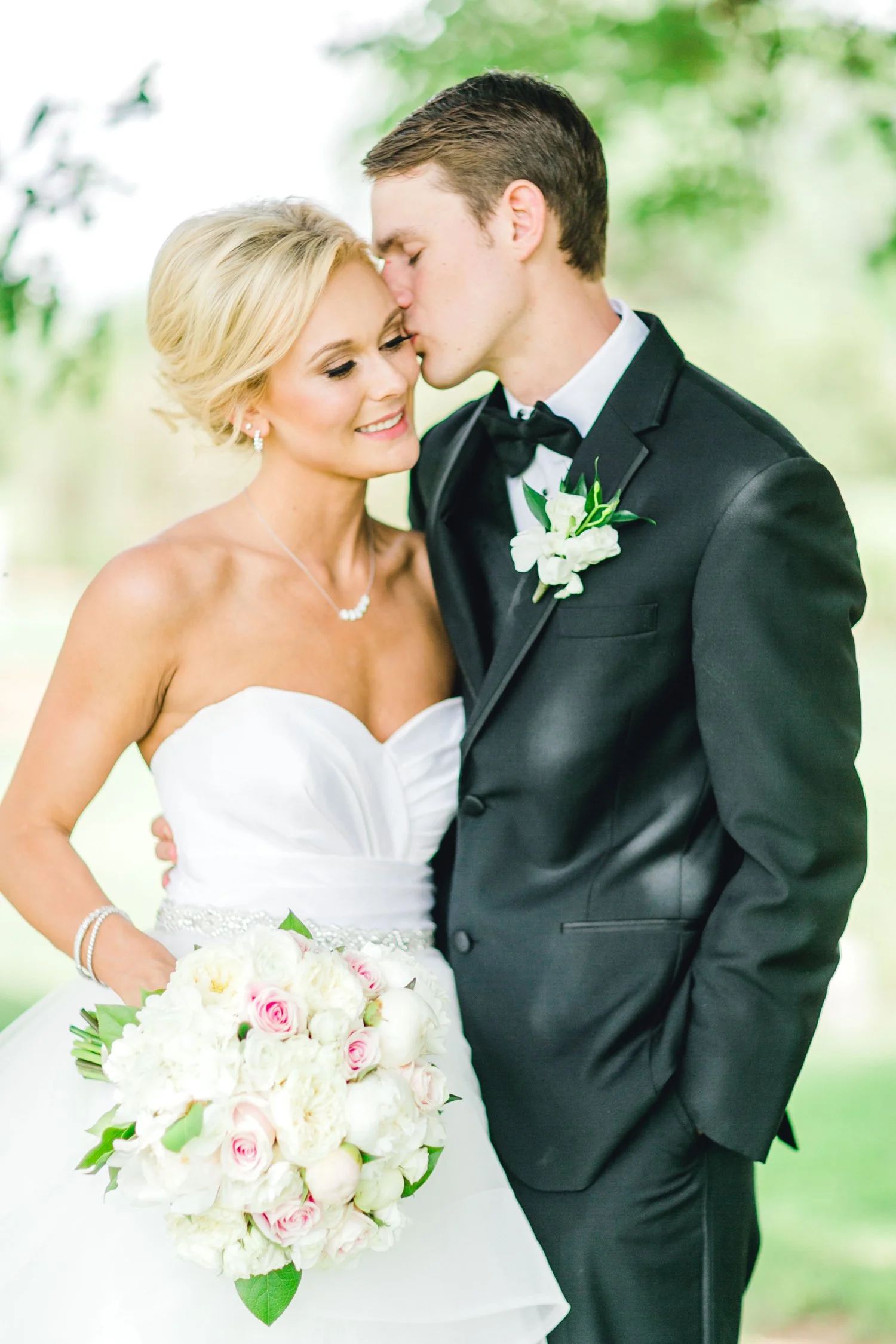 Taylor-and-Brock-Williams-Texas-Tech-University-Merket-Alumni-Center-Lubbock-Photographer-ALLEEJ0060.jpg