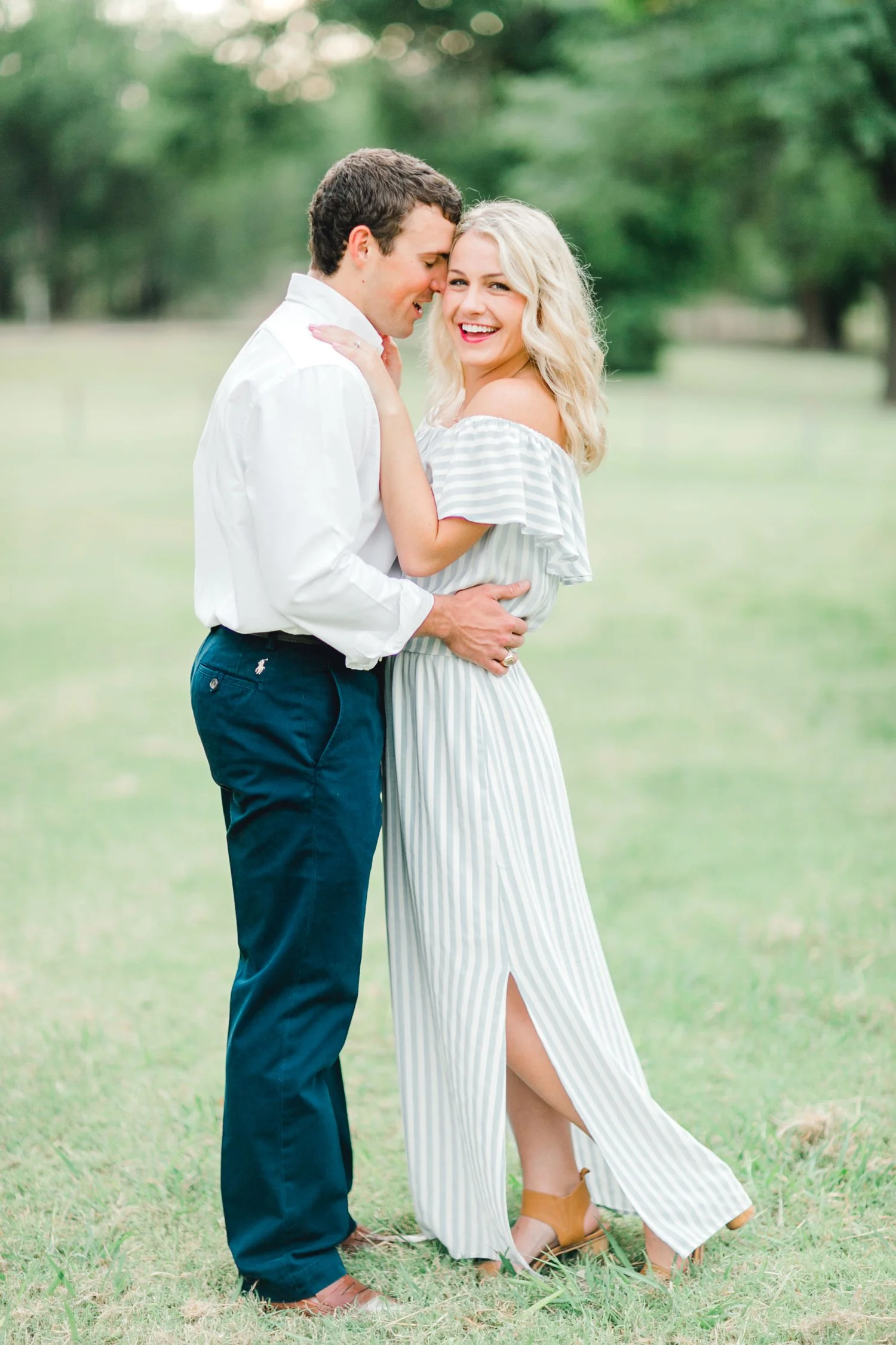 Allison_and_Clay_Smart_Engagements_ALLEEJ_Lubbock_Photographer_0011.jpg