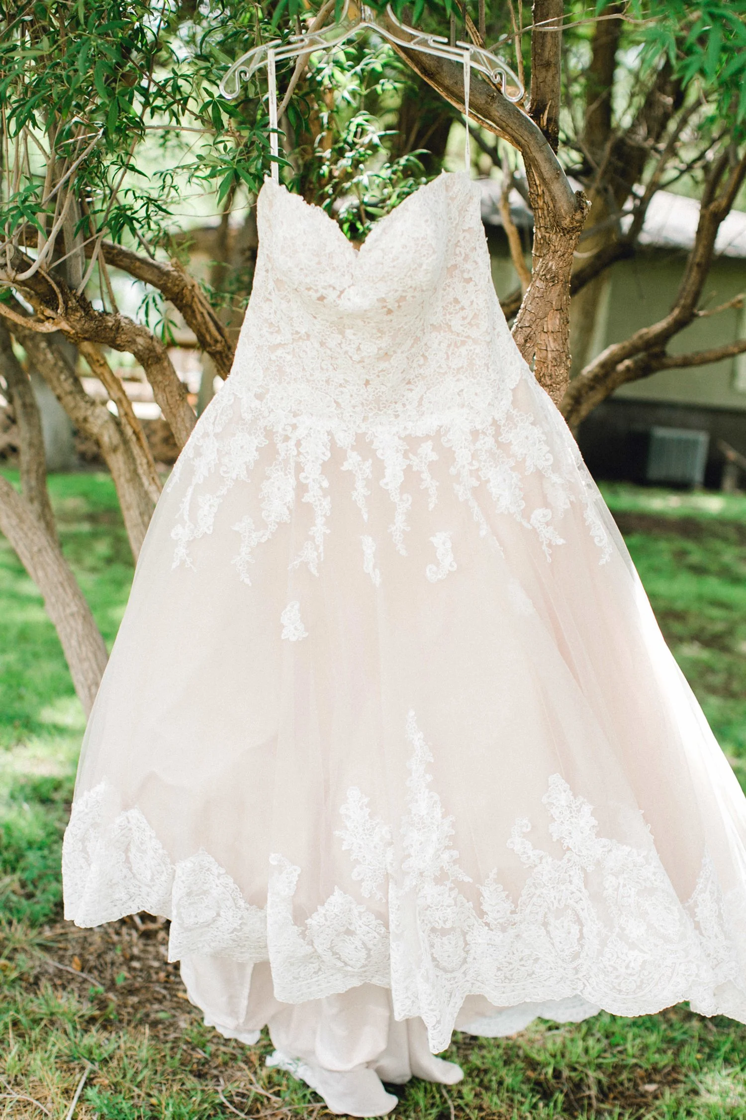 SARAH_AND_GEOFFREY_SHARP_SPIRIT_RANCH_WEDDING_ALLEEJ_LUBBOCK_TX_0007.jpg