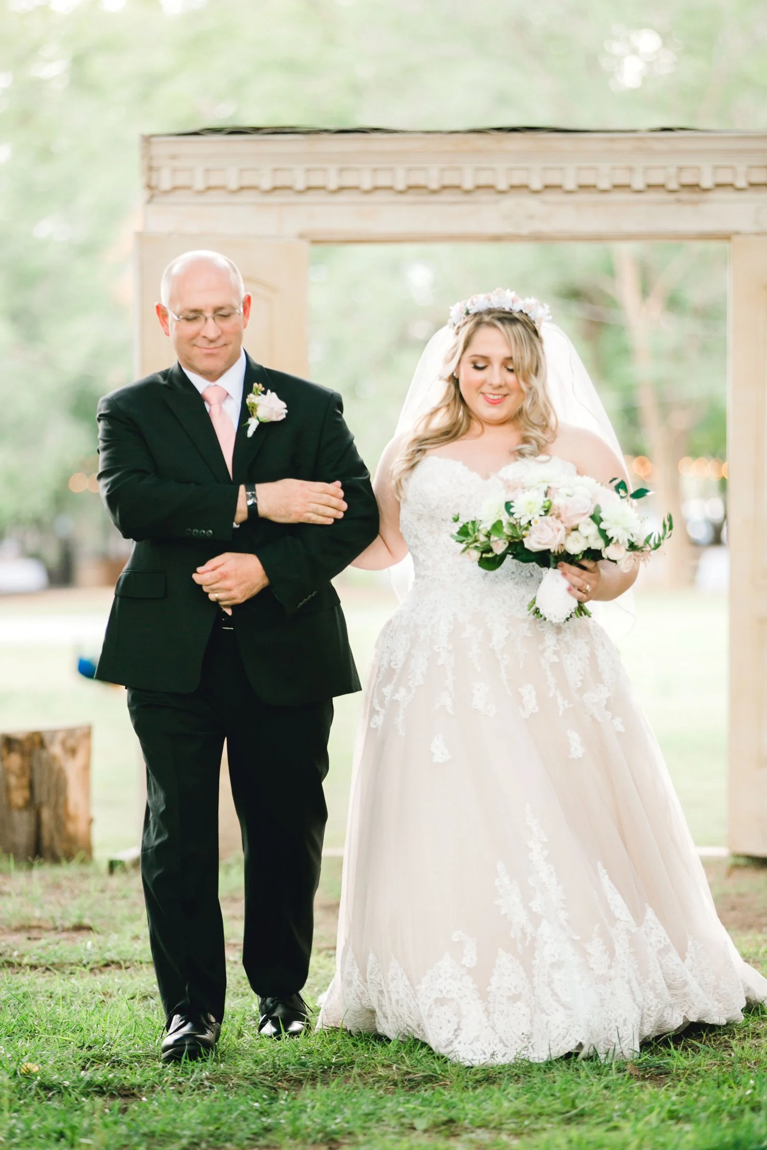 SARAH_AND_GEOFFREY_SHARP_SPIRIT_RANCH_WEDDING_ALLEEJ_LUBBOCK_TX_0036.jpg