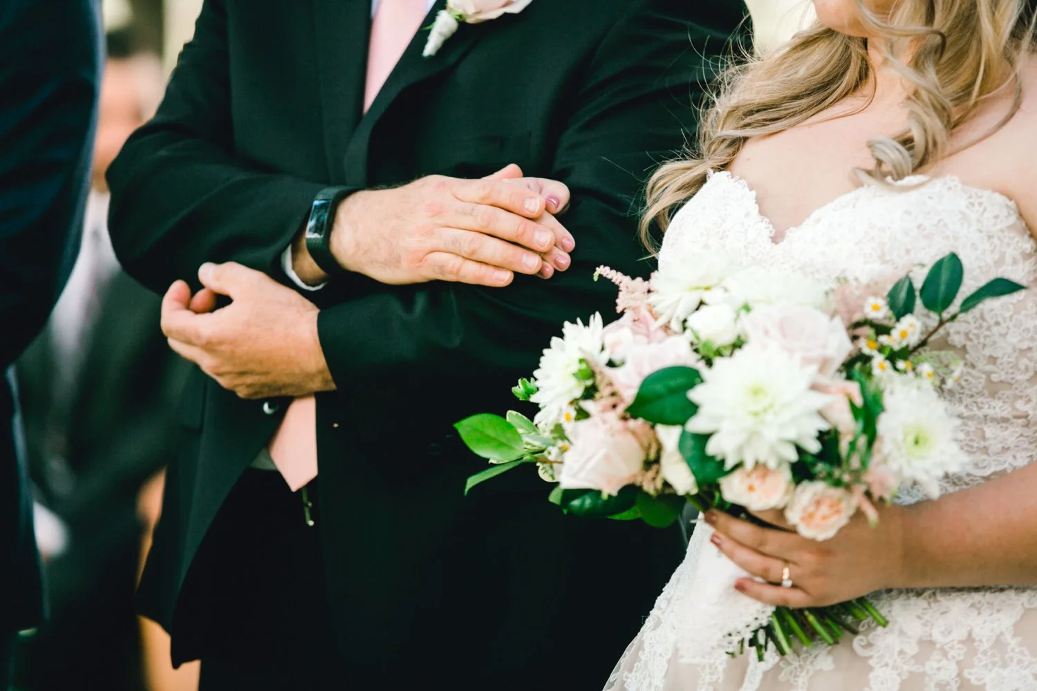 SARAH_AND_GEOFFREY_SHARP_SPIRIT_RANCH_WEDDING_ALLEEJ_LUBBOCK_TX_0045.jpg