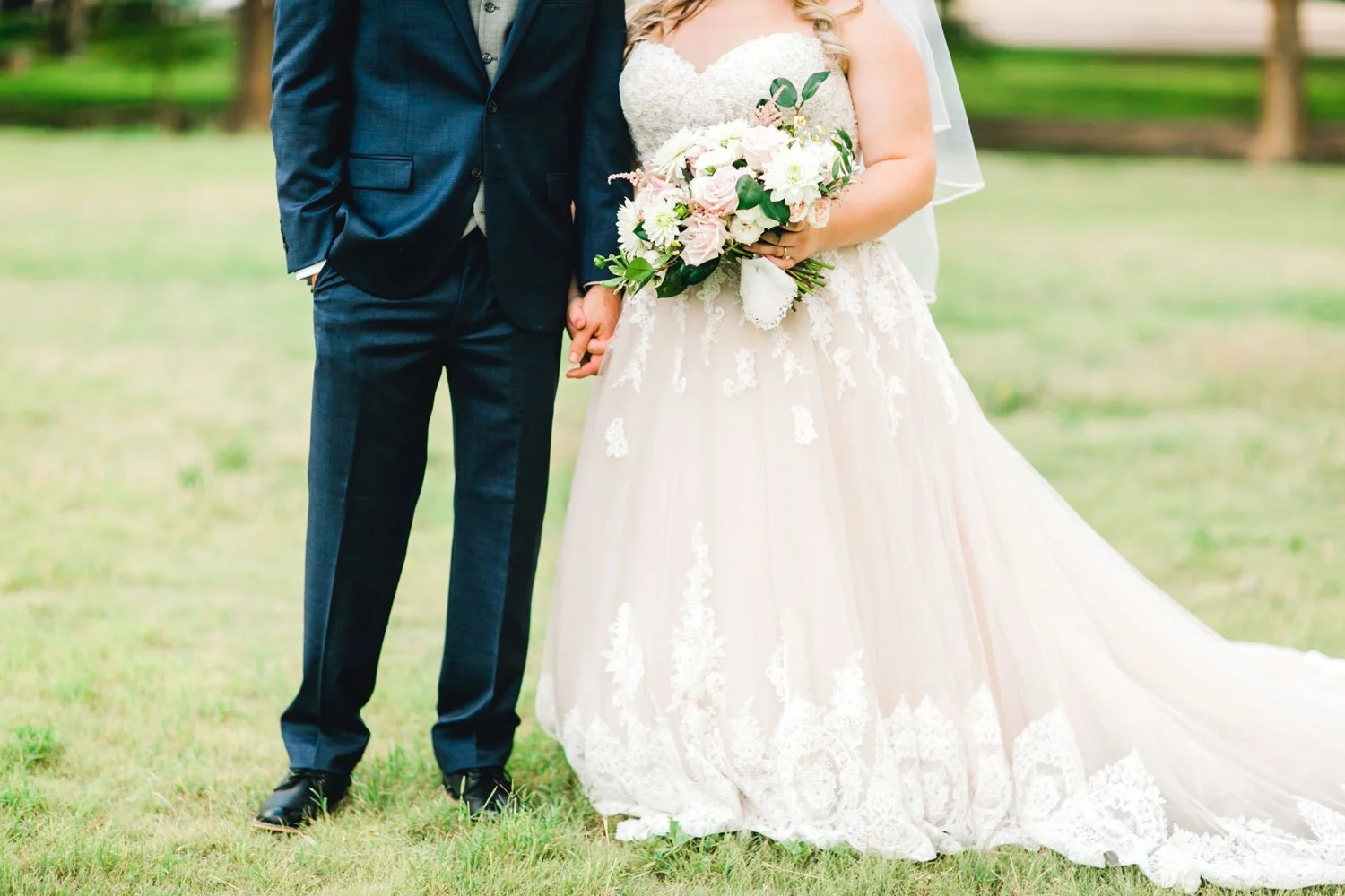 SARAH_AND_GEOFFREY_SHARP_SPIRIT_RANCH_WEDDING_ALLEEJ_LUBBOCK_TX_0108.jpg