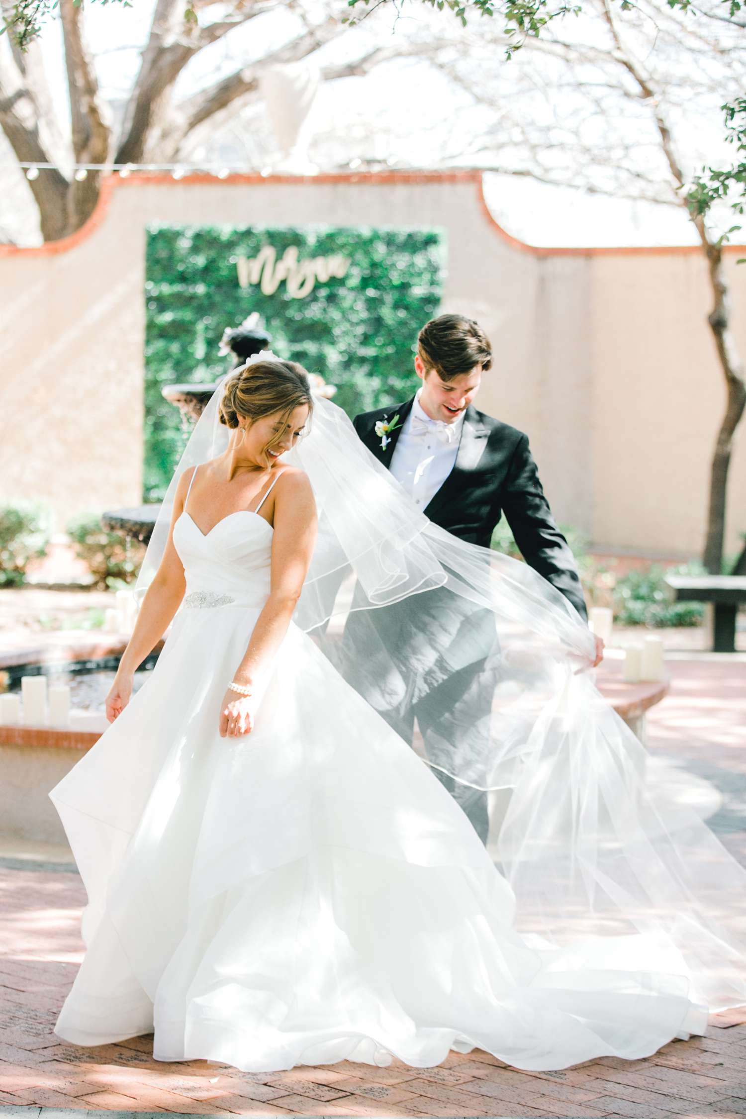 MARLEE+LLOYD+MORGAN+ALLEEJ+TEXAS+TECH+MERKET+ALUMNI+WEDDINGS+LUBBOCK+WEST+TABLE+CLASSIC+SPAIN_0076.jpg