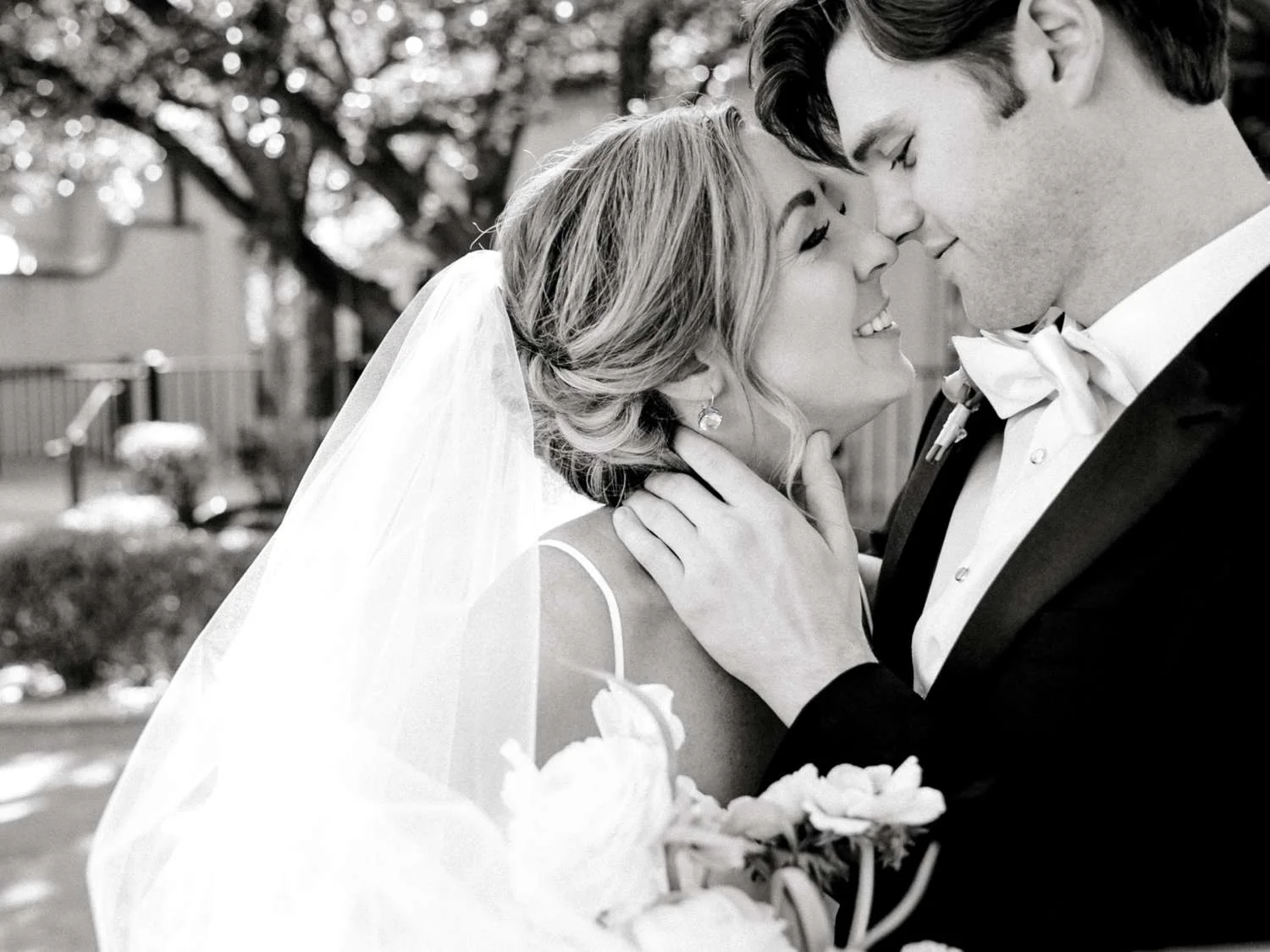 MARLEE+LLOYD+MORGAN+ALLEEJ+TEXAS+TECH+MERKET+ALUMNI+WEDDINGS+LUBBOCK+WEST+TABLE+CLASSIC+SPAIN_0123.jpg