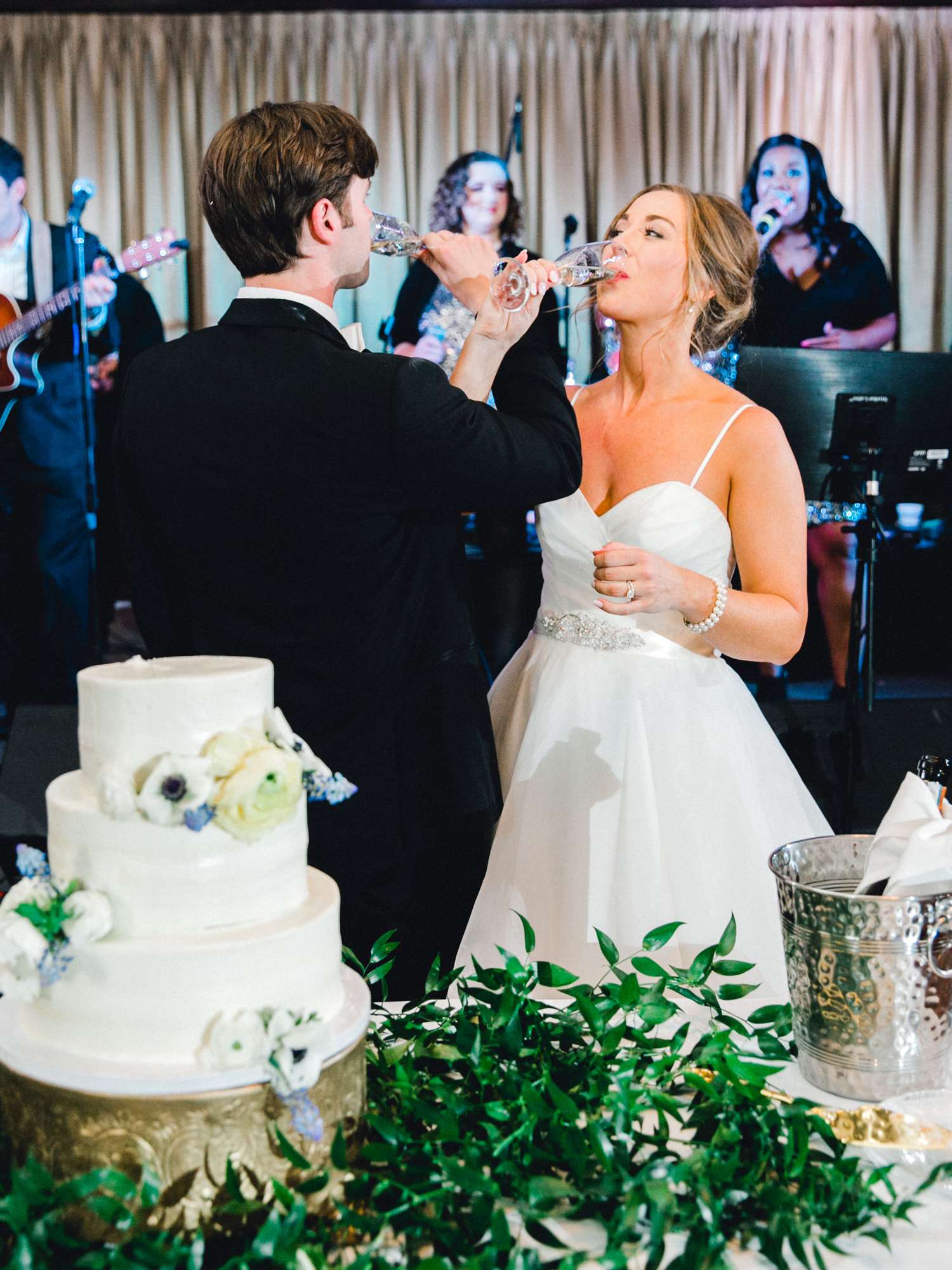 MARLEE+LLOYD+MORGAN+ALLEEJ+TEXAS+TECH+MERKET+ALUMNI+WEDDINGS+LUBBOCK+WEST+TABLE+CLASSIC+SPAIN_0246.jpg