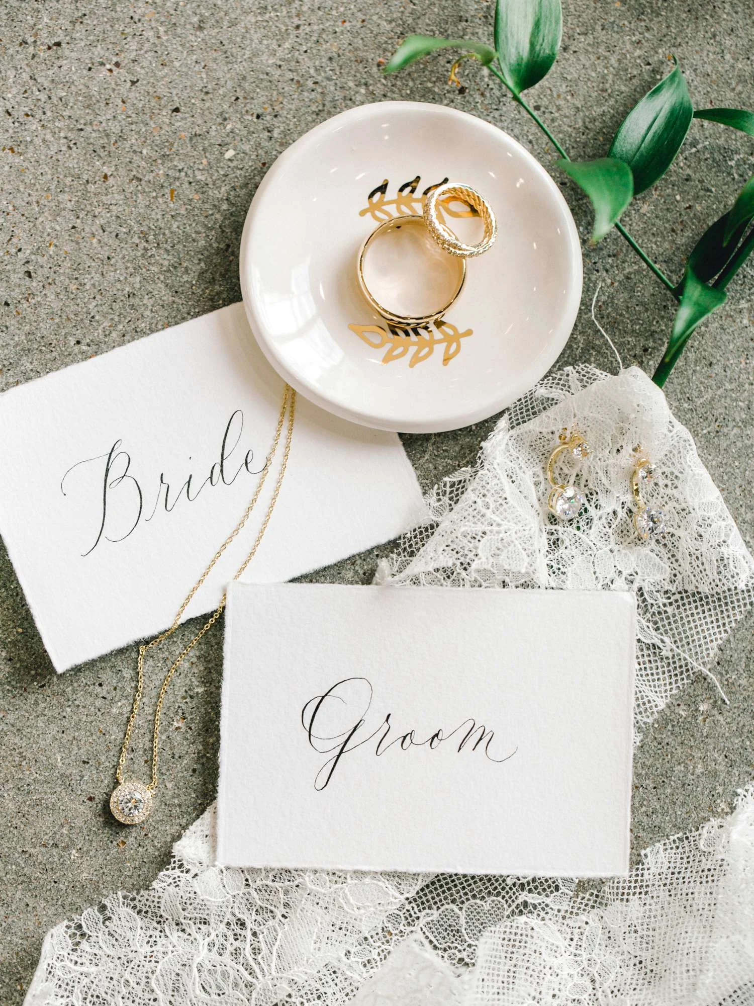 HEBERT_MORGAN_AND_CLAY_ALLEEJ_THE_FARMHOUSE_MONTGOMERY_TEXAS_WEDDING_0017.jpg