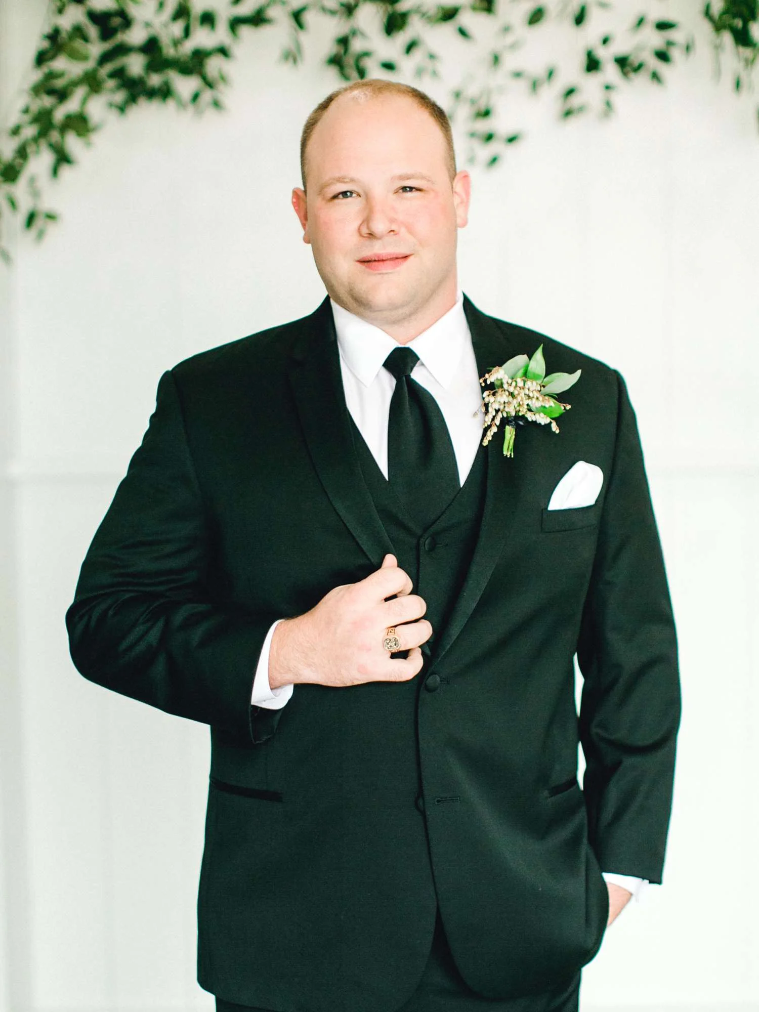HEBERT_MORGAN_AND_CLAY_ALLEEJ_THE_FARMHOUSE_MONTGOMERY_TEXAS_WEDDING_0034.jpg
