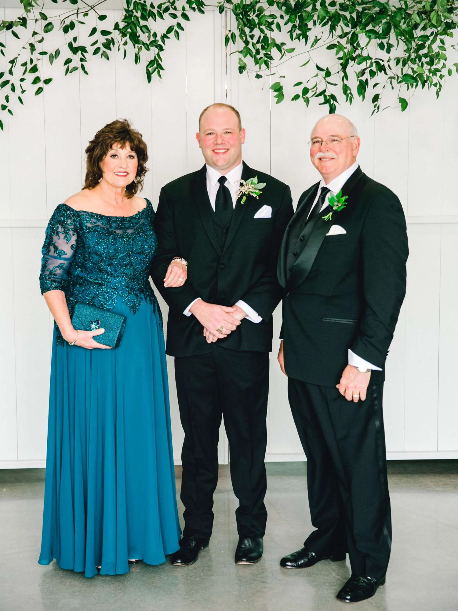 HEBERT_MORGAN_AND_CLAY_ALLEEJ_THE_FARMHOUSE_MONTGOMERY_TEXAS_WEDDING_0040.jpg