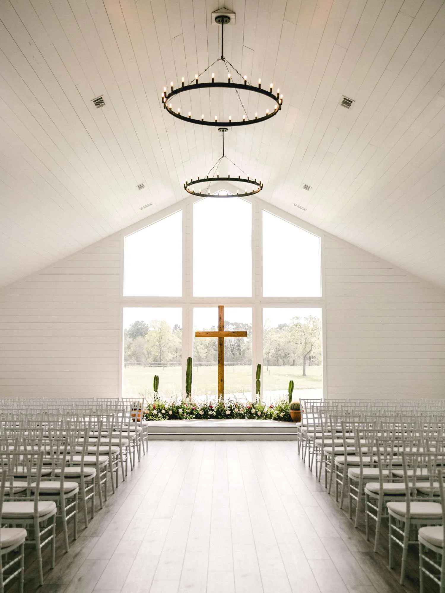 HEBERT_MORGAN_AND_CLAY_ALLEEJ_THE_FARMHOUSE_MONTGOMERY_TEXAS_WEDDING_0066.jpg