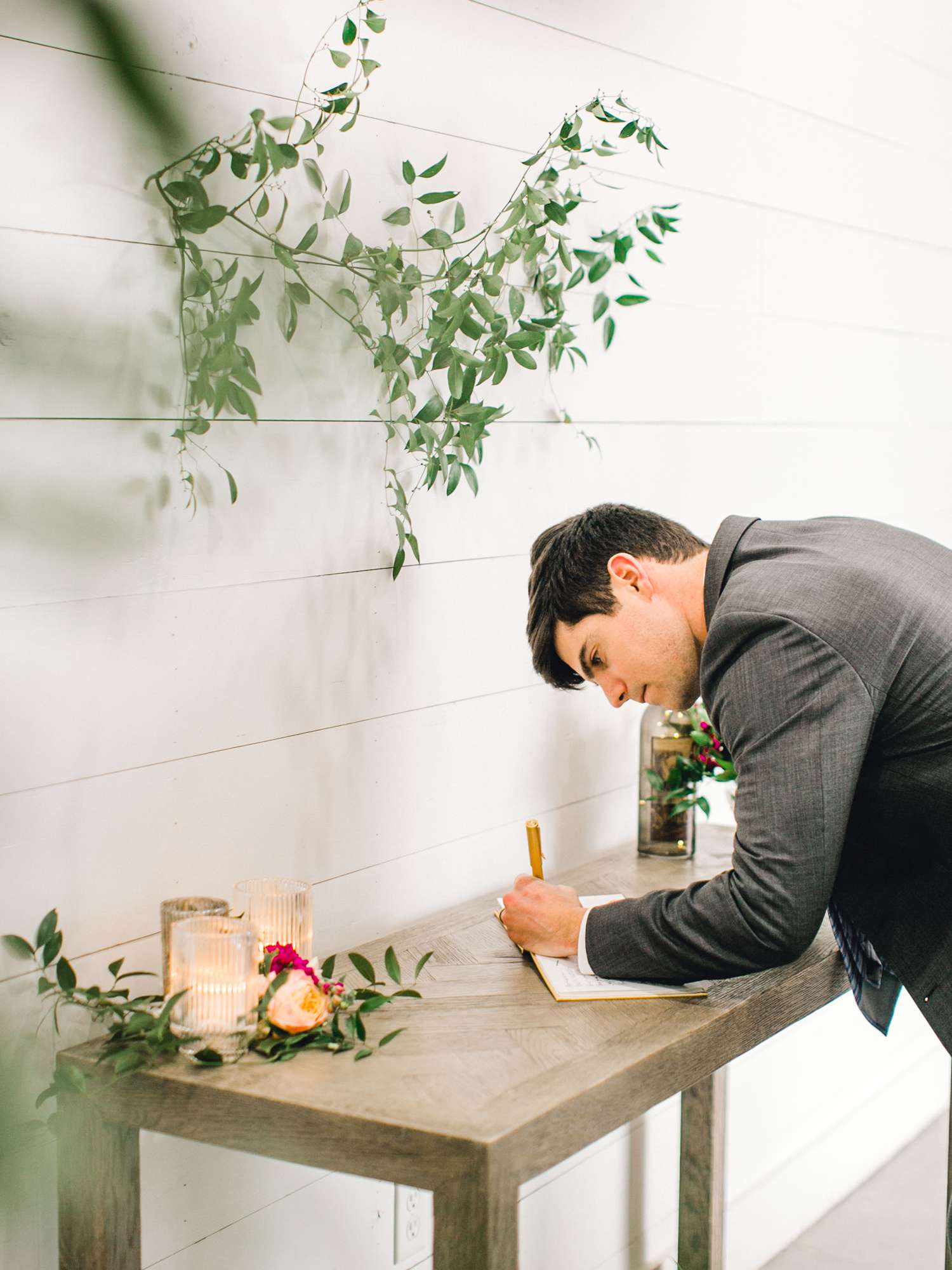HEBERT_MORGAN_AND_CLAY_ALLEEJ_THE_FARMHOUSE_MONTGOMERY_TEXAS_WEDDING_0069.jpg