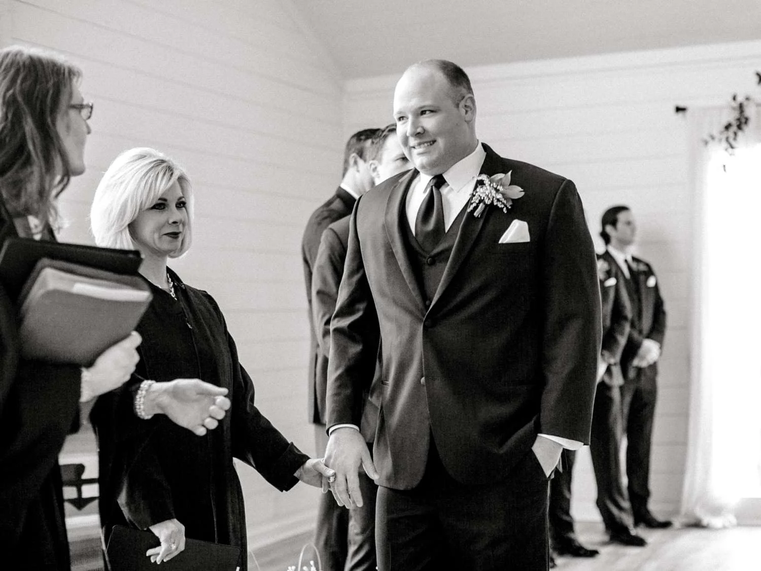HEBERT_MORGAN_AND_CLAY_ALLEEJ_THE_FARMHOUSE_MONTGOMERY_TEXAS_WEDDING_0075.jpg