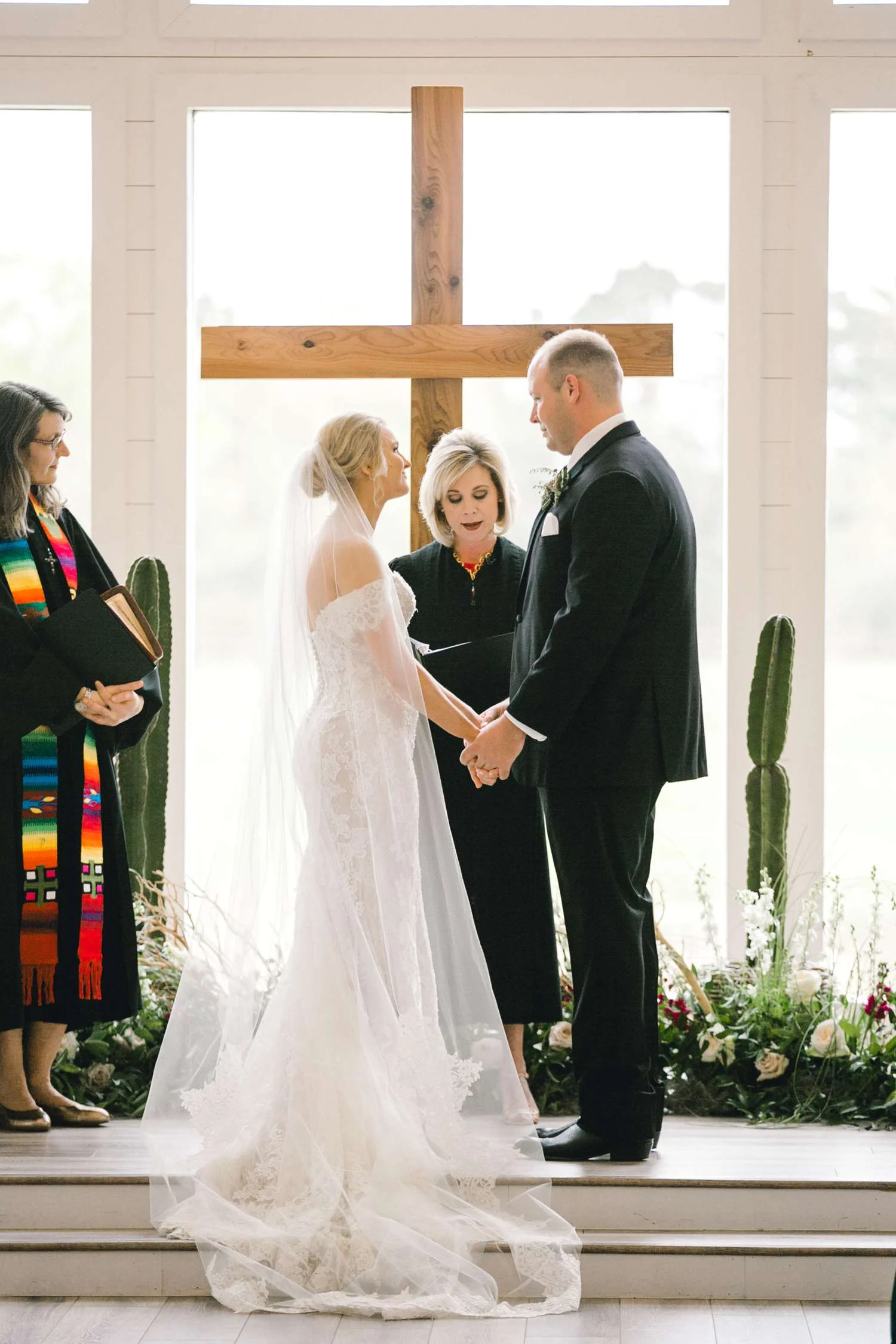 HEBERT_MORGAN_AND_CLAY_ALLEEJ_THE_FARMHOUSE_MONTGOMERY_TEXAS_WEDDING_0104.jpg