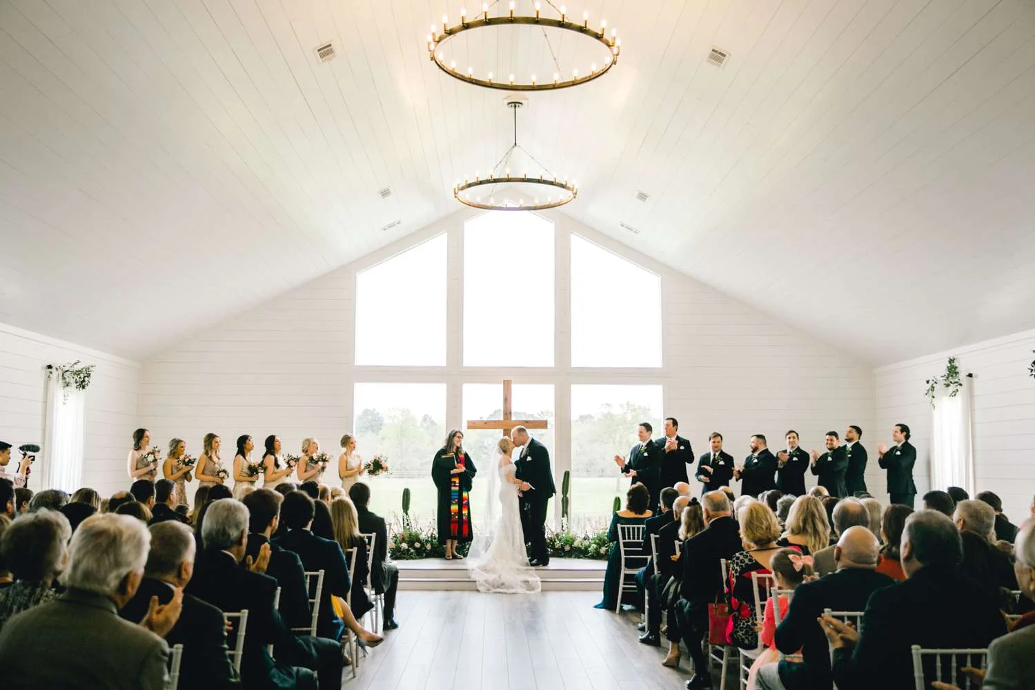 HEBERT_MORGAN_AND_CLAY_ALLEEJ_THE_FARMHOUSE_MONTGOMERY_TEXAS_WEDDING_0111.jpg