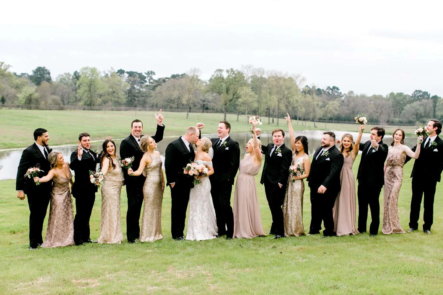 HEBERT_MORGAN_AND_CLAY_ALLEEJ_THE_FARMHOUSE_MONTGOMERY_TEXAS_WEDDING_0132.jpg