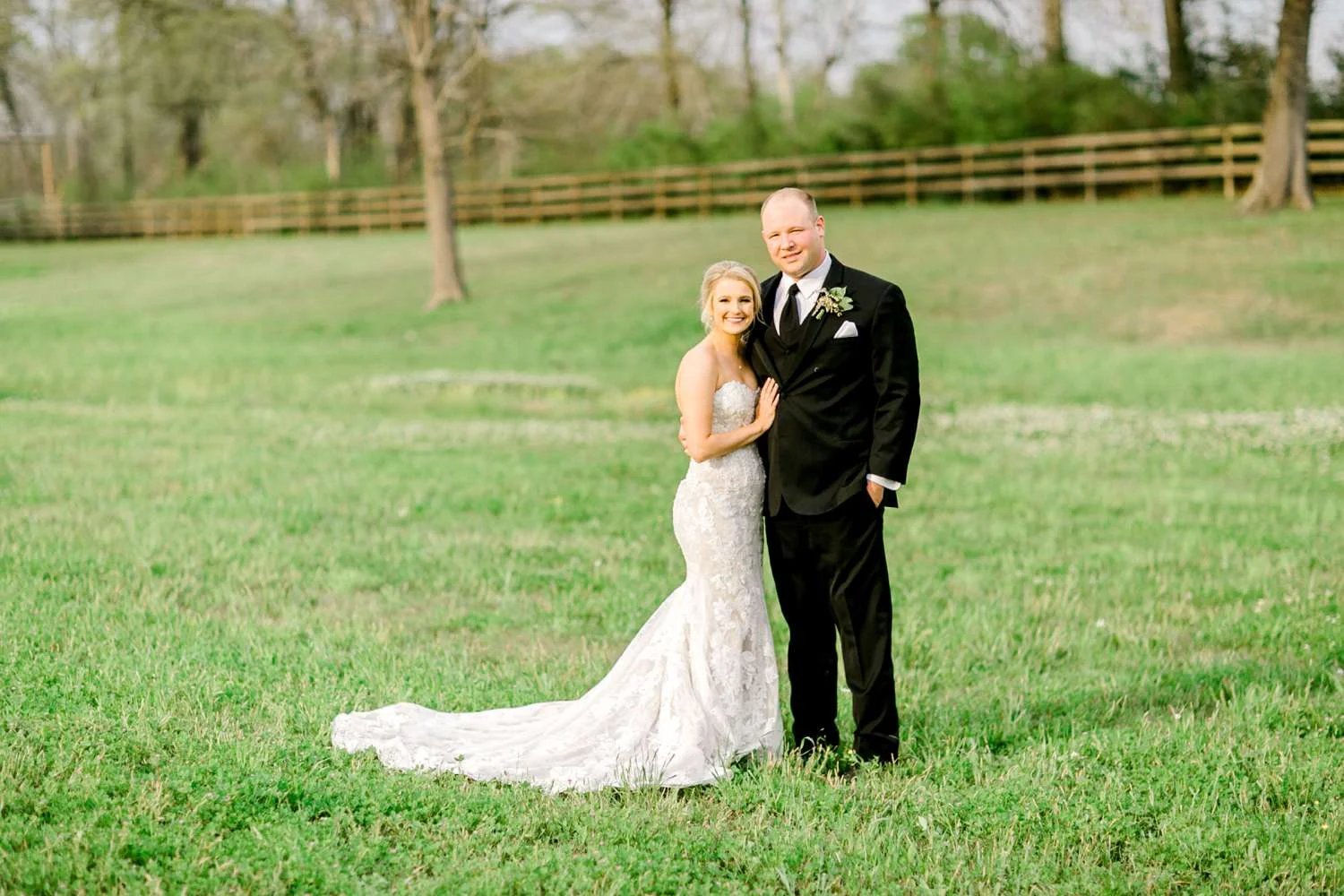HEBERT_MORGAN_AND_CLAY_ALLEEJ_THE_FARMHOUSE_MONTGOMERY_TEXAS_WEDDING_0144.jpg