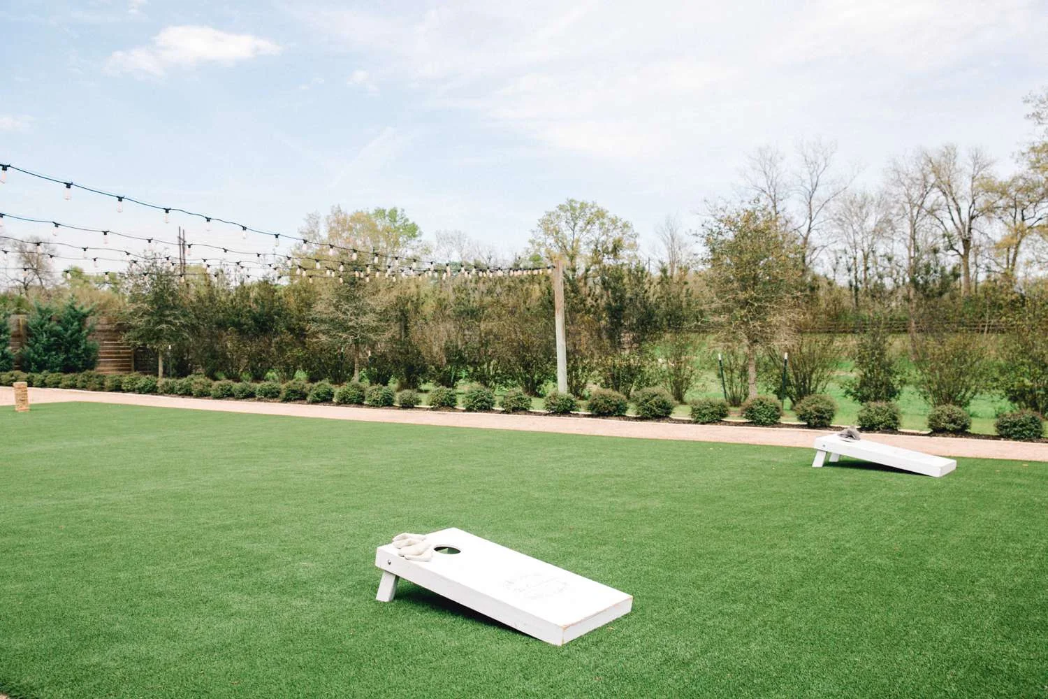 HEBERT_MORGAN_AND_CLAY_ALLEEJ_THE_FARMHOUSE_MONTGOMERY_TEXAS_WEDDING_0149.jpg