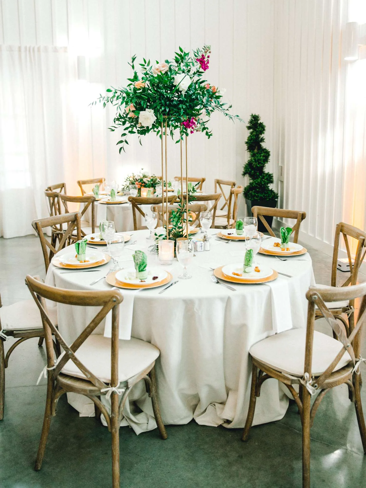 HEBERT_MORGAN_AND_CLAY_ALLEEJ_THE_FARMHOUSE_MONTGOMERY_TEXAS_WEDDING_0159.jpg