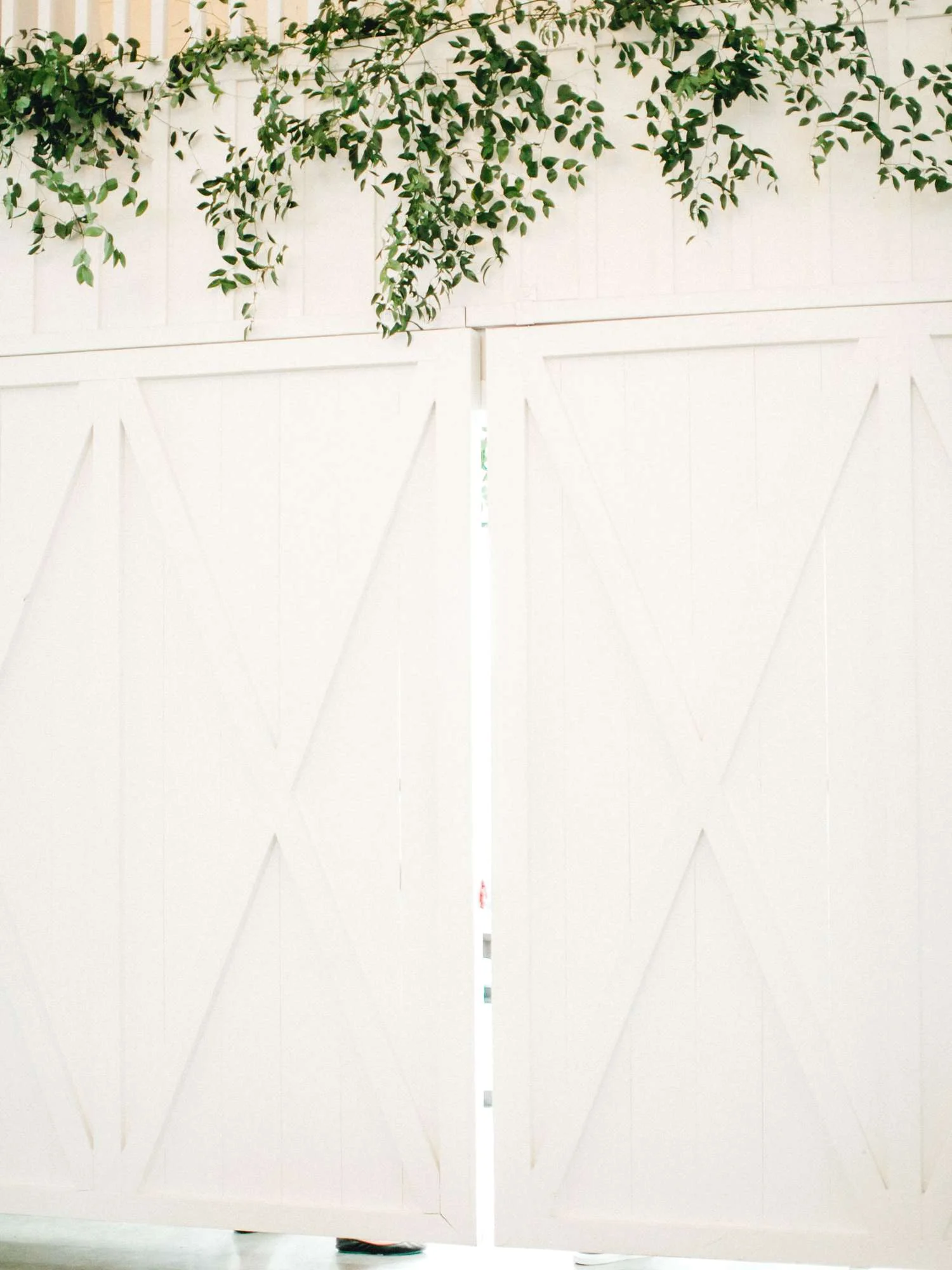 HEBERT_MORGAN_AND_CLAY_ALLEEJ_THE_FARMHOUSE_MONTGOMERY_TEXAS_WEDDING_0162.jpg