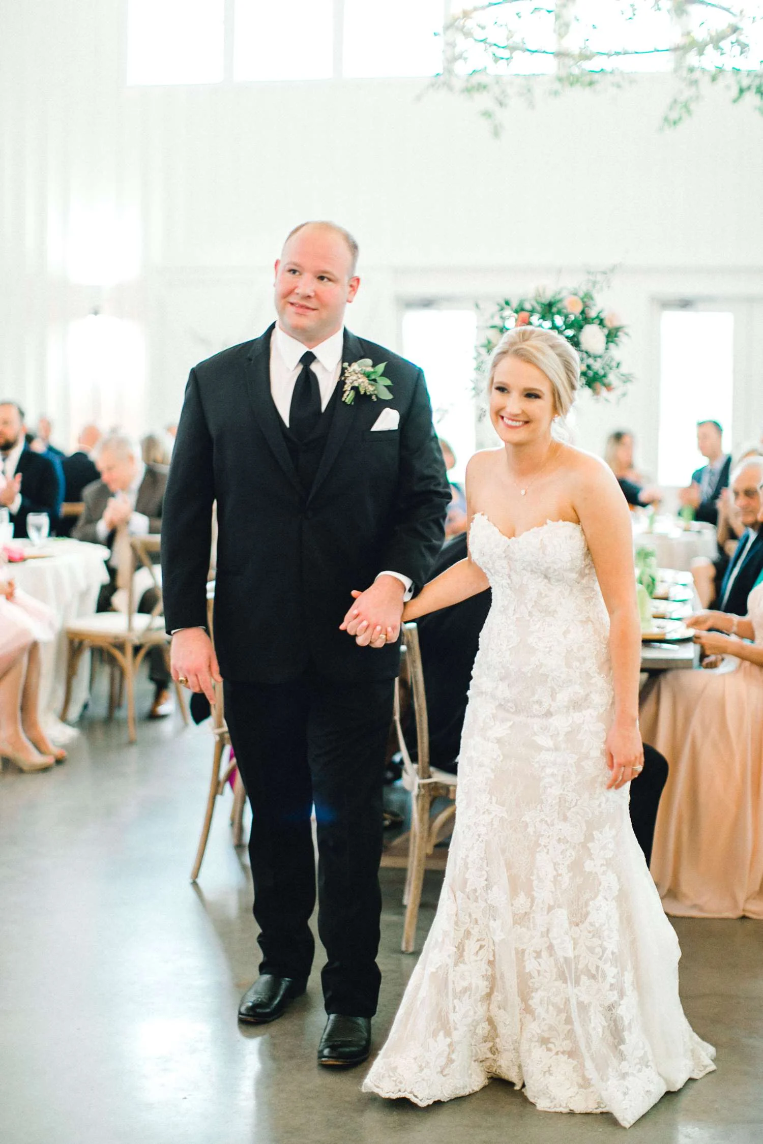 HEBERT_MORGAN_AND_CLAY_ALLEEJ_THE_FARMHOUSE_MONTGOMERY_TEXAS_WEDDING_0186.jpg