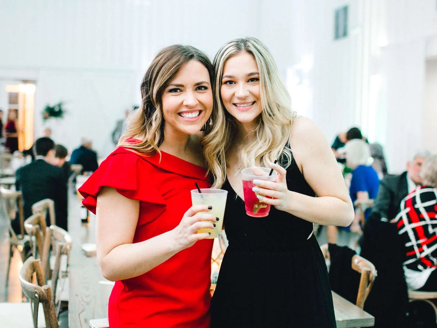 HEBERT_MORGAN_AND_CLAY_ALLEEJ_THE_FARMHOUSE_MONTGOMERY_TEXAS_WEDDING_0194.jpg