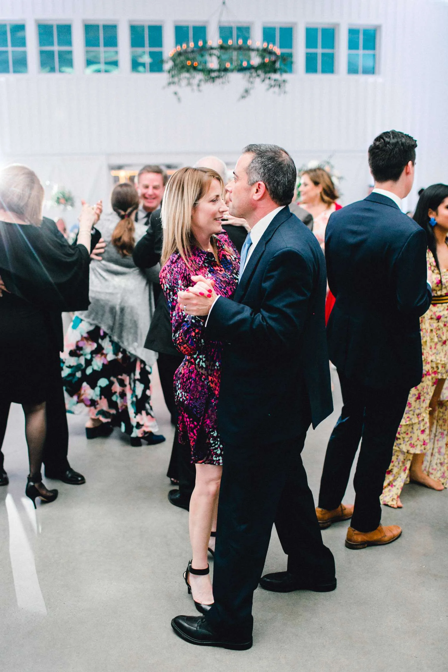 HEBERT_MORGAN_AND_CLAY_ALLEEJ_THE_FARMHOUSE_MONTGOMERY_TEXAS_WEDDING_0195.jpg