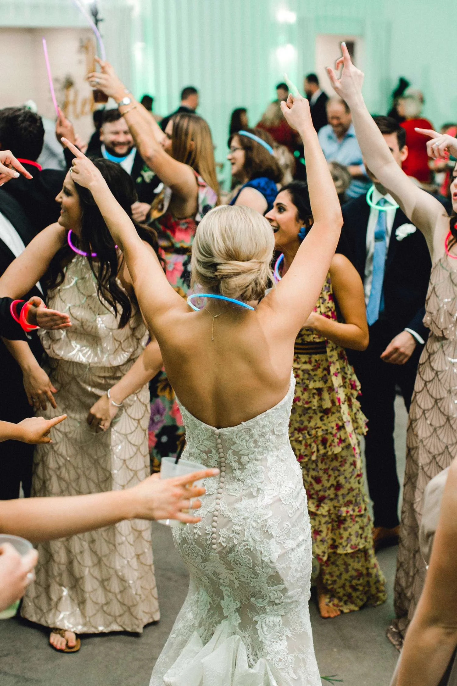 HEBERT_MORGAN_AND_CLAY_ALLEEJ_THE_FARMHOUSE_MONTGOMERY_TEXAS_WEDDING_0216.jpg