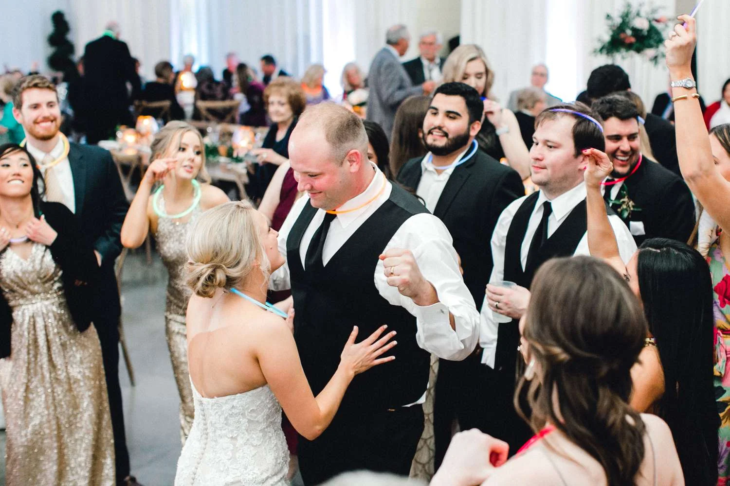 HEBERT_MORGAN_AND_CLAY_ALLEEJ_THE_FARMHOUSE_MONTGOMERY_TEXAS_WEDDING_0220.jpg