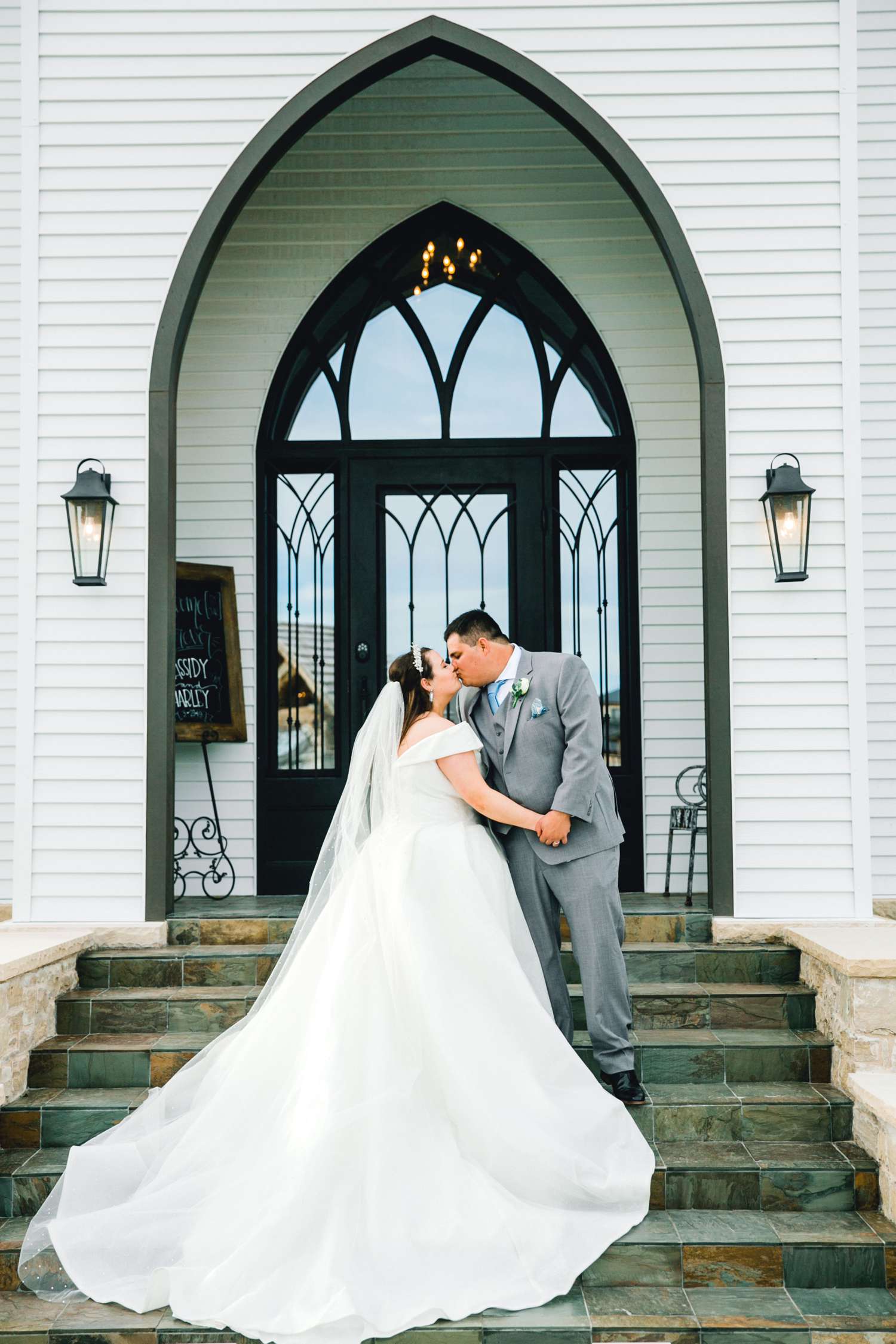 CASSIDY+AND+HARLEY+BRADLEY+EBERLEY+BROOKS+CHAPEL+LUBBOCK+WEDDING+PHOTOGRAPHER+ALLEEJ_0095.jpg