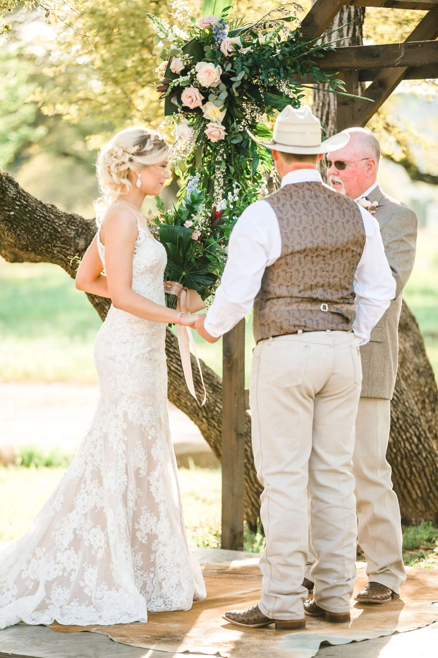 SARAH+TREVOR+BADGETT+SPARROW+CREEK+GRAHAM+TEXAS+ALLEEJ+WEDDINGS_0063.jpg