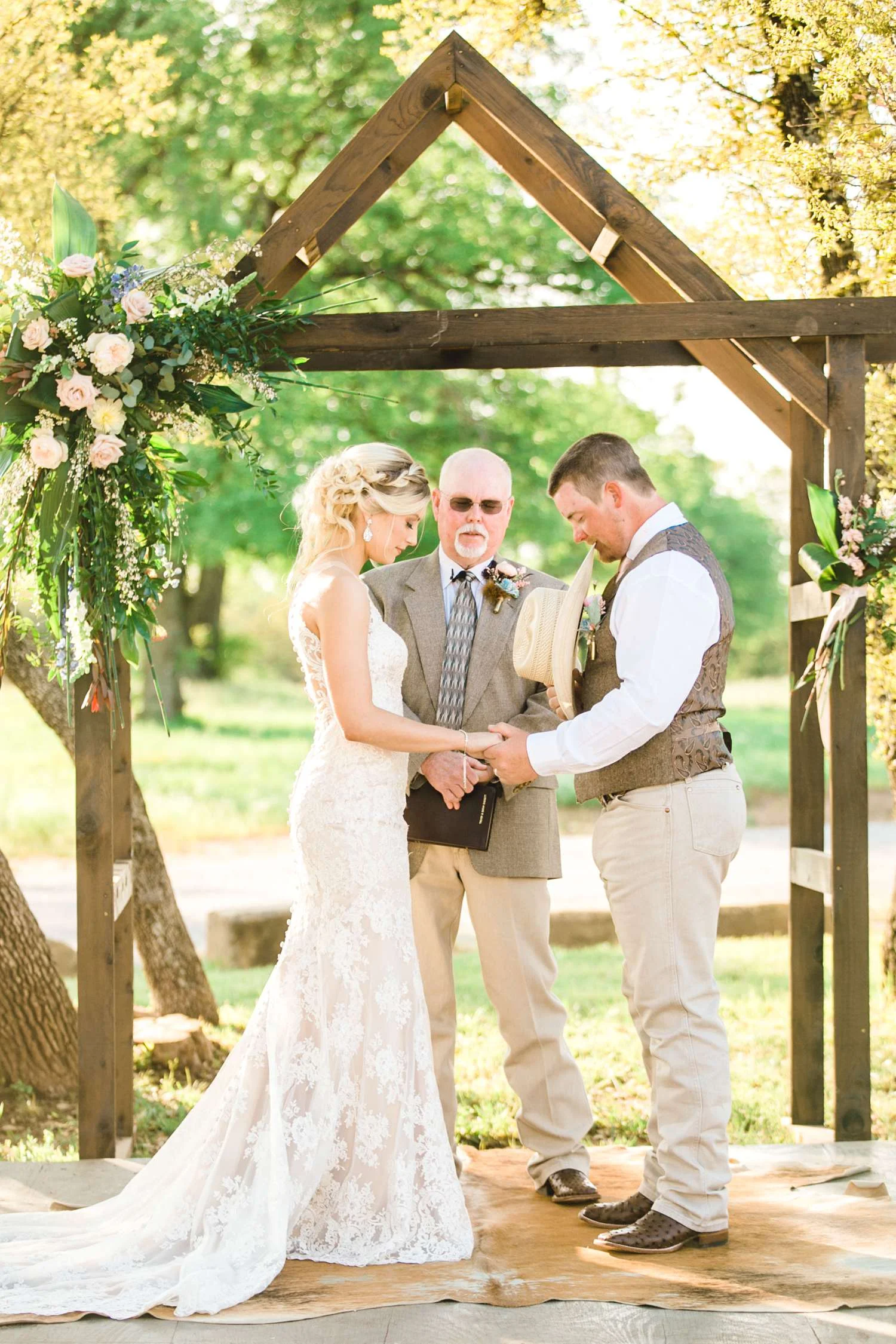 SARAH+TREVOR+BADGETT+SPARROW+CREEK+GRAHAM+TEXAS+ALLEEJ+WEDDINGS_0076.jpg