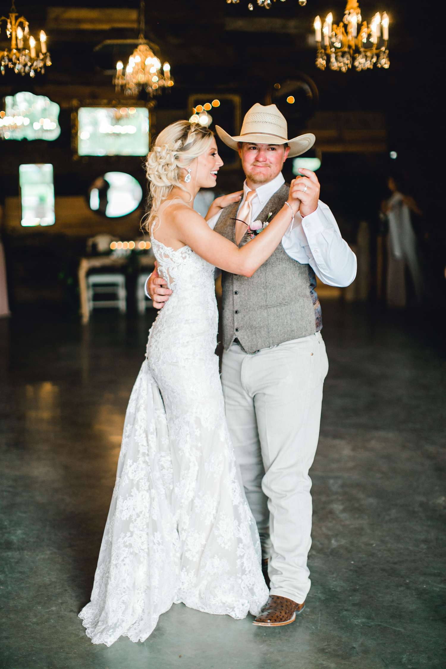 SARAH+TREVOR+BADGETT+SPARROW+CREEK+GRAHAM+TEXAS+ALLEEJ+WEDDINGS_0120.jpg