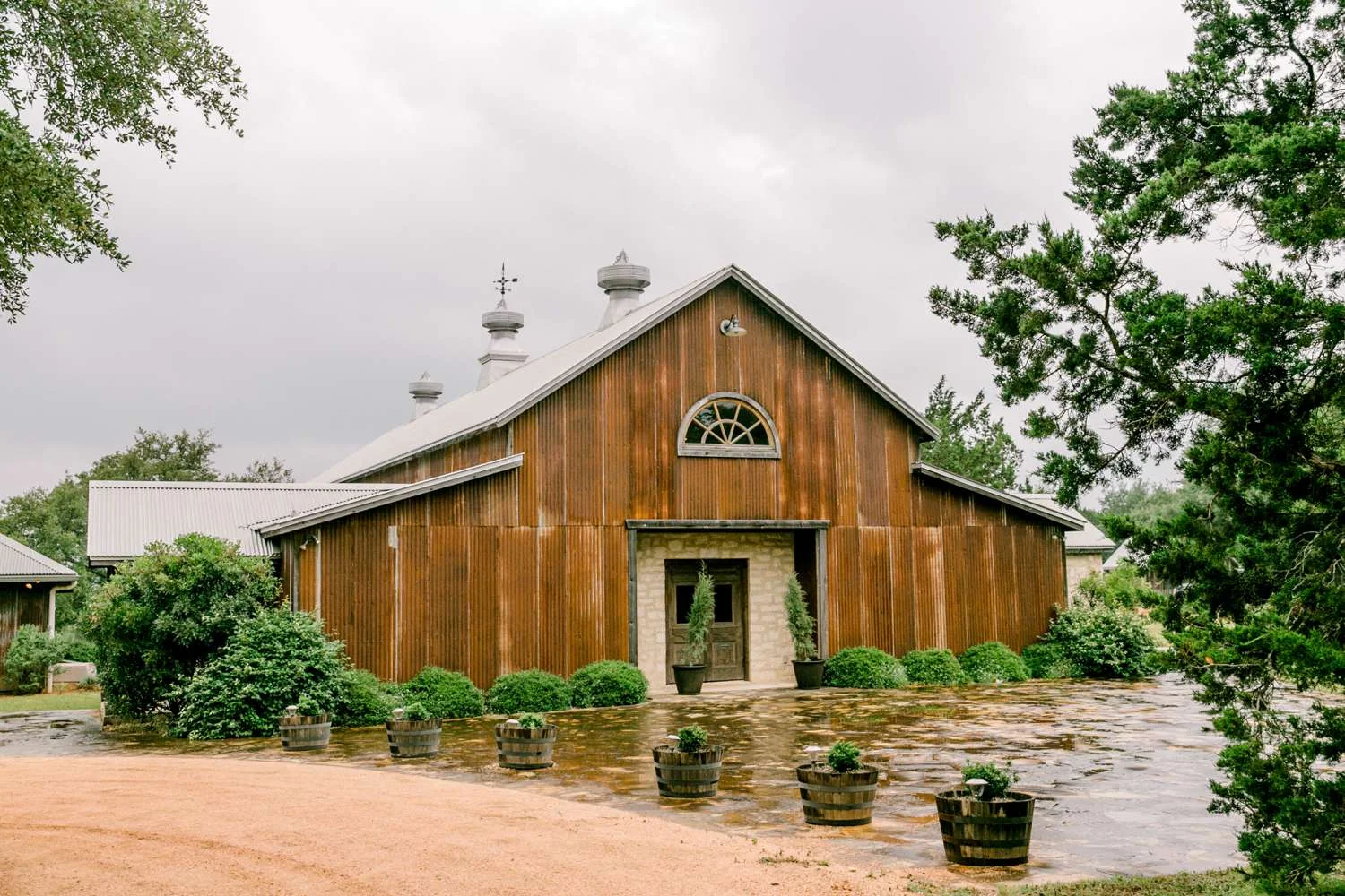 HAYLEE+JUSTIN+GREGORY+HERITAGE_HAUS_AUSTIN_TEXAS_WEDDING_0007.jpg