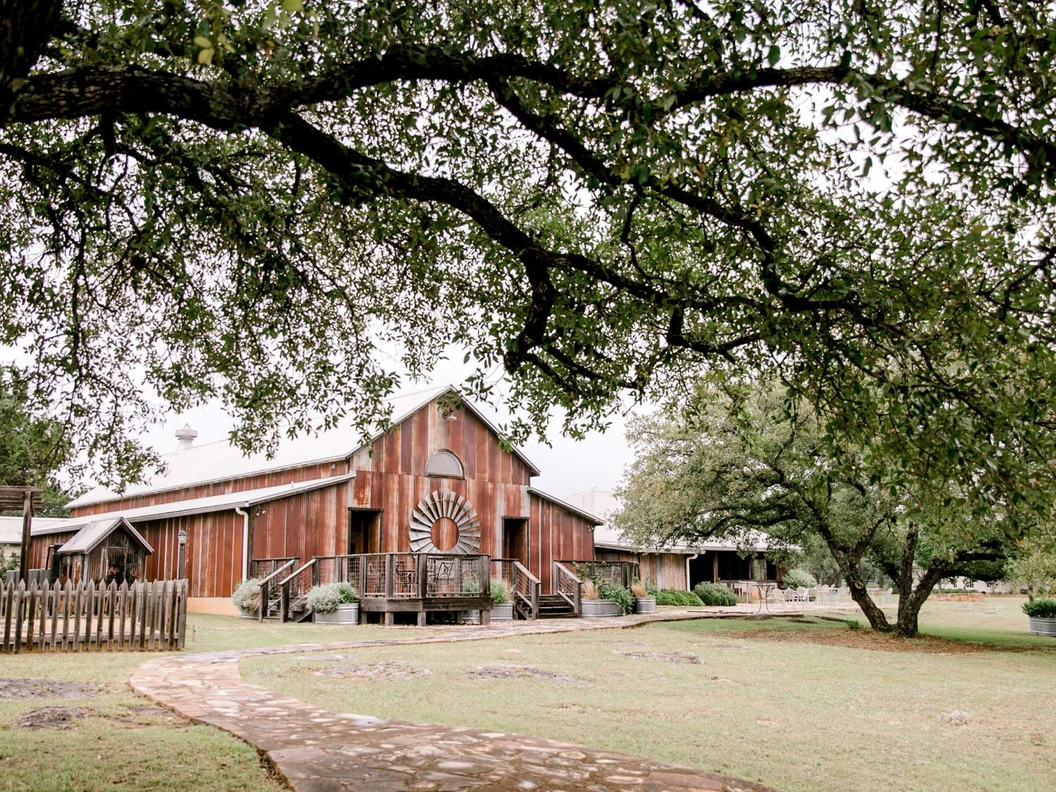 HAYLEE+JUSTIN+GREGORY+HERITAGE_HAUS_AUSTIN_TEXAS_WEDDING_0136.jpg