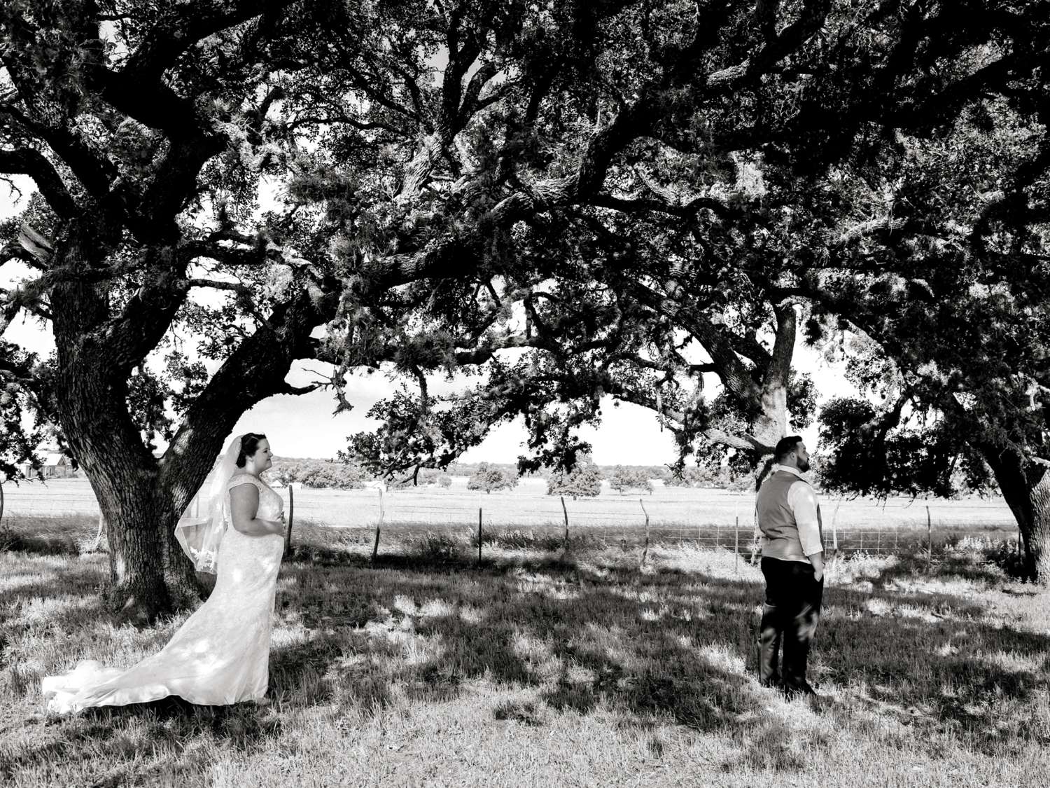 CHELSEA_AND_NICK_ADAMS_FREDRICKSBURG_WEDDING_ALLEEJ0017.jpg